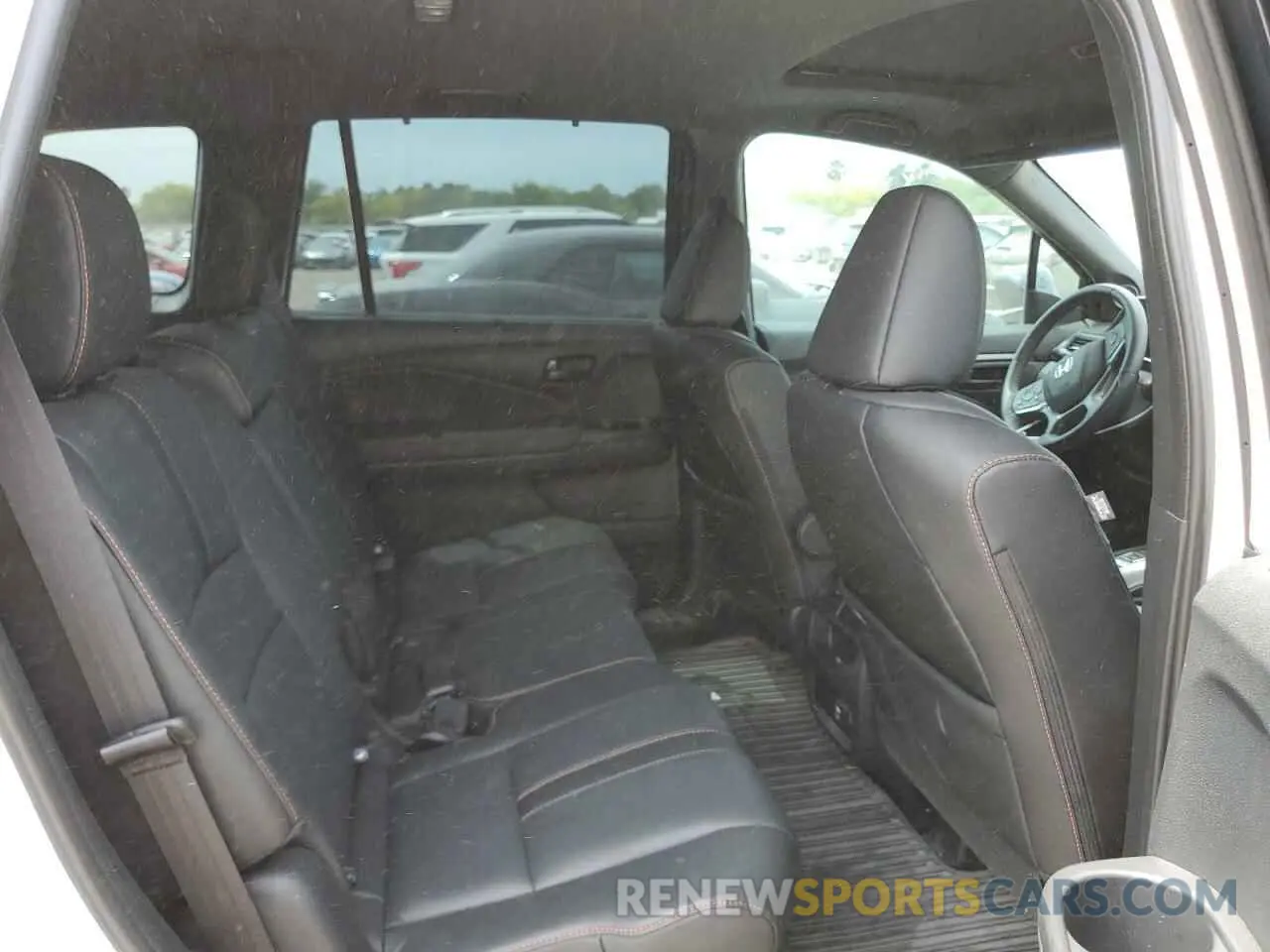 11 Photograph of a damaged car 5FNYF8H62PB040553 HONDA PASSPORT 2023