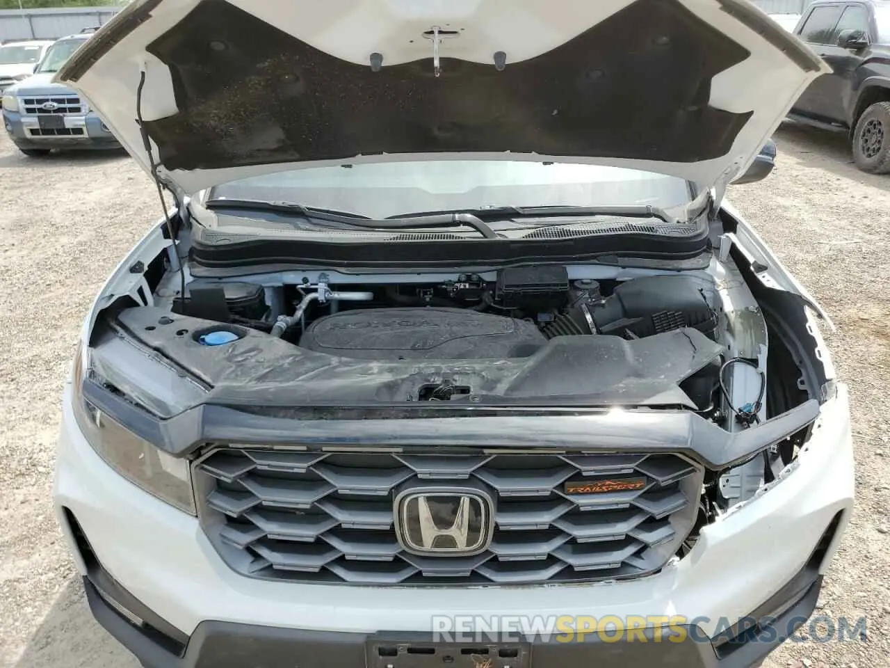13 Photograph of a damaged car 5FNYF8H62PB040553 HONDA PASSPORT 2023