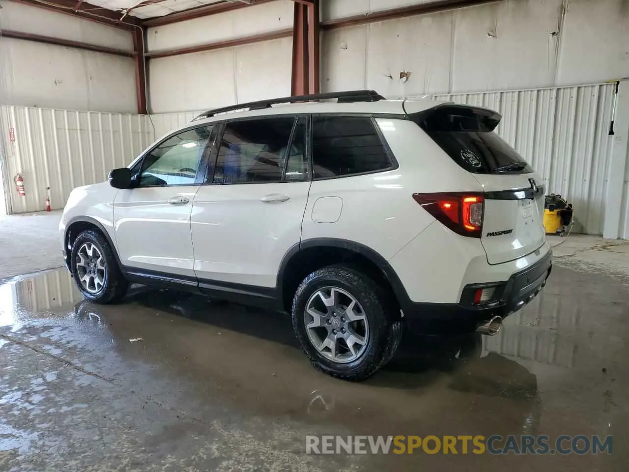 2 Photograph of a damaged car 5FNYF8H63PB023955 HONDA PASSPORT 2023