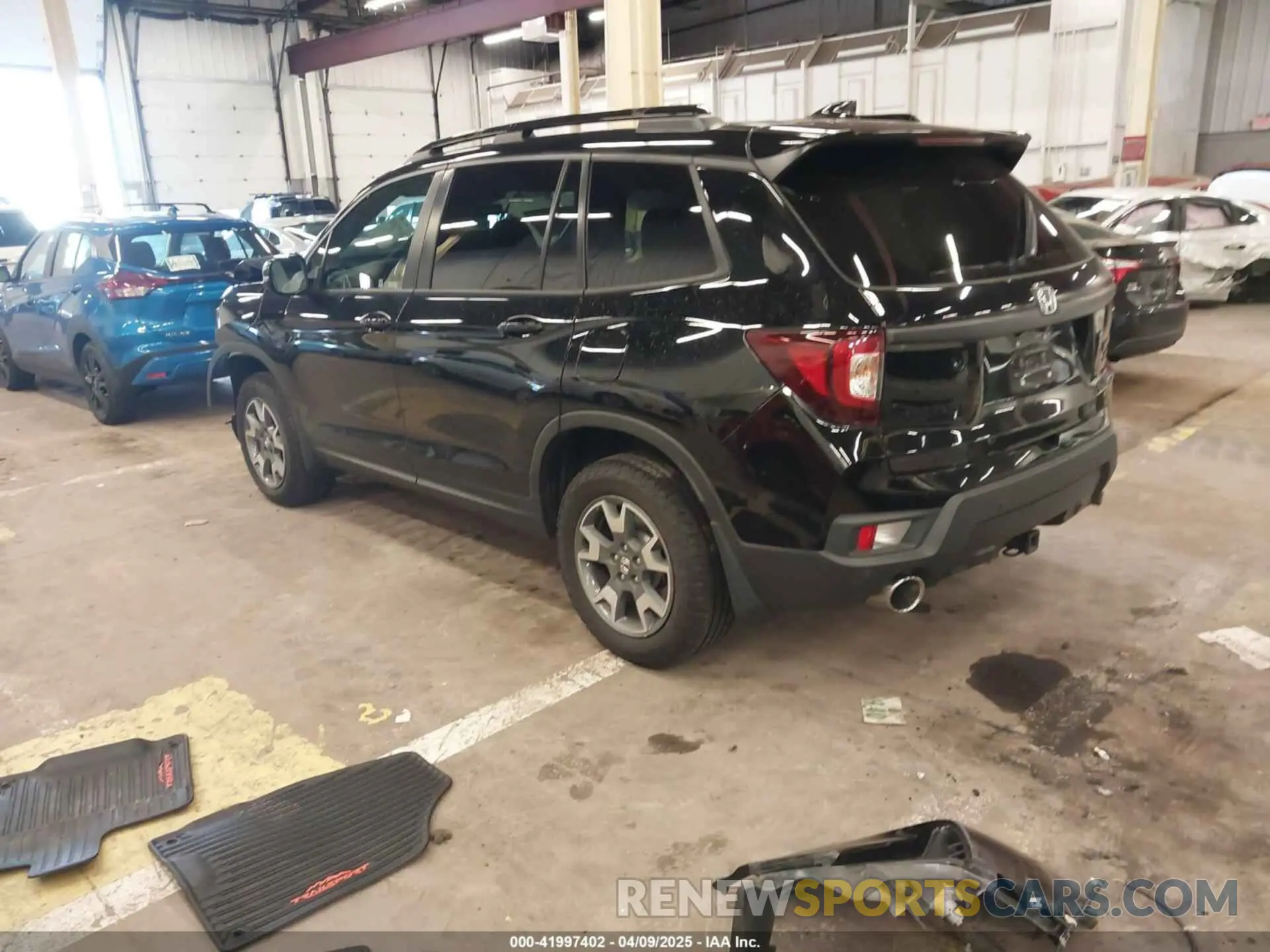 3 Photograph of a damaged car 5FNYF8H64PB016819 HONDA PASSPORT 2023