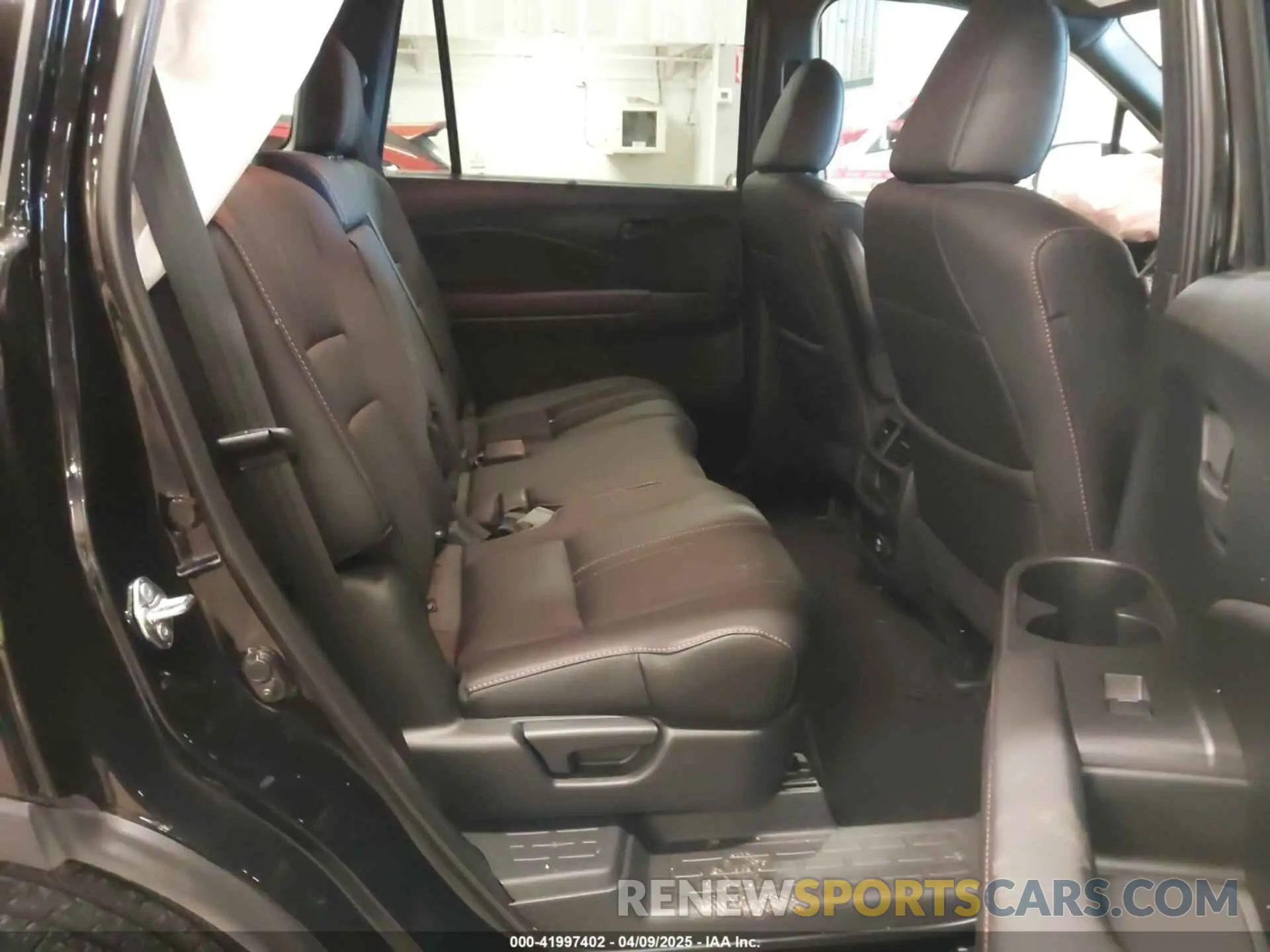 8 Photograph of a damaged car 5FNYF8H64PB016819 HONDA PASSPORT 2023