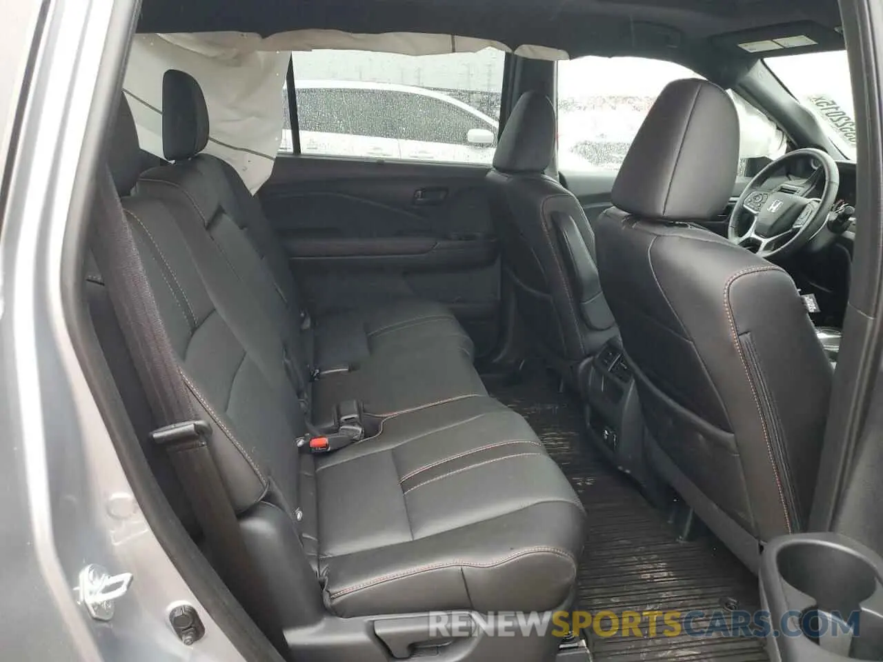 10 Photograph of a damaged car 5FNYF8H64PB044233 HONDA PASSPORT 2023