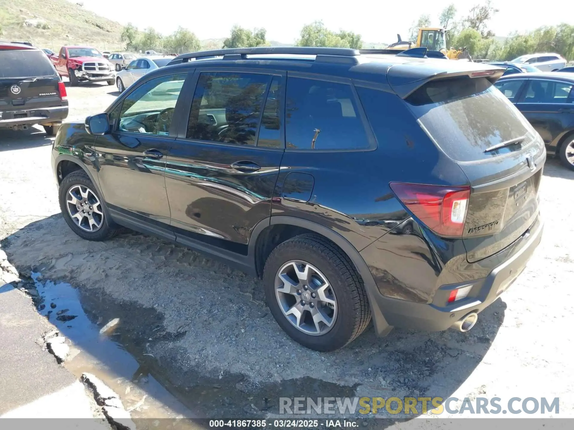3 Photograph of a damaged car 5FNYF8H65PB026968 HONDA PASSPORT 2023