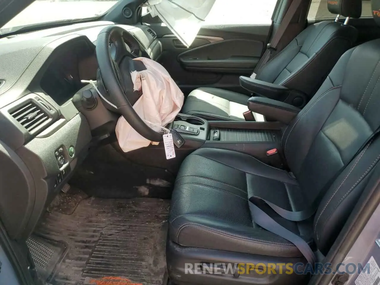 7 Photograph of a damaged car 5FNYF8H65PB040191 HONDA PASSPORT 2023