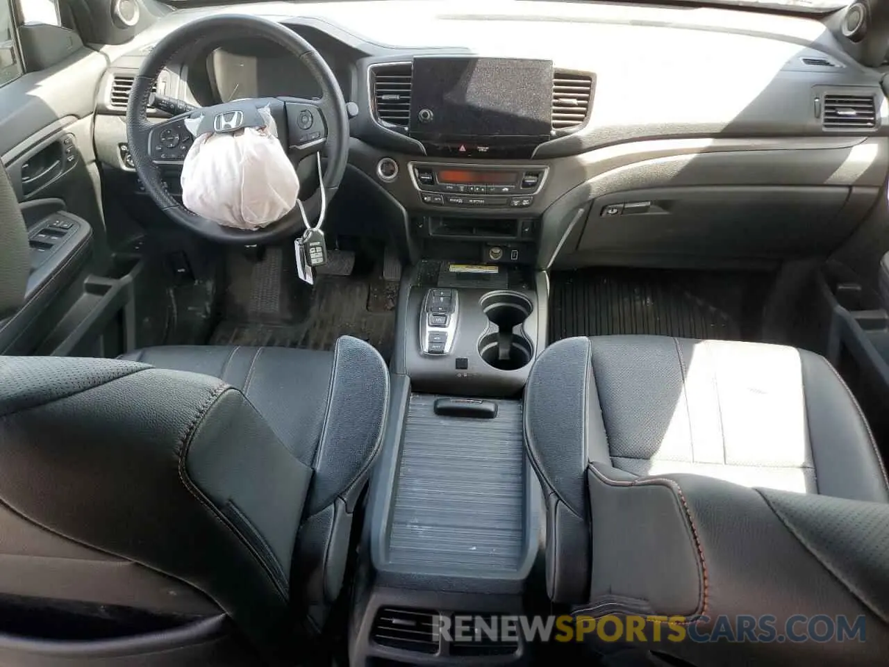 8 Photograph of a damaged car 5FNYF8H65PB040191 HONDA PASSPORT 2023