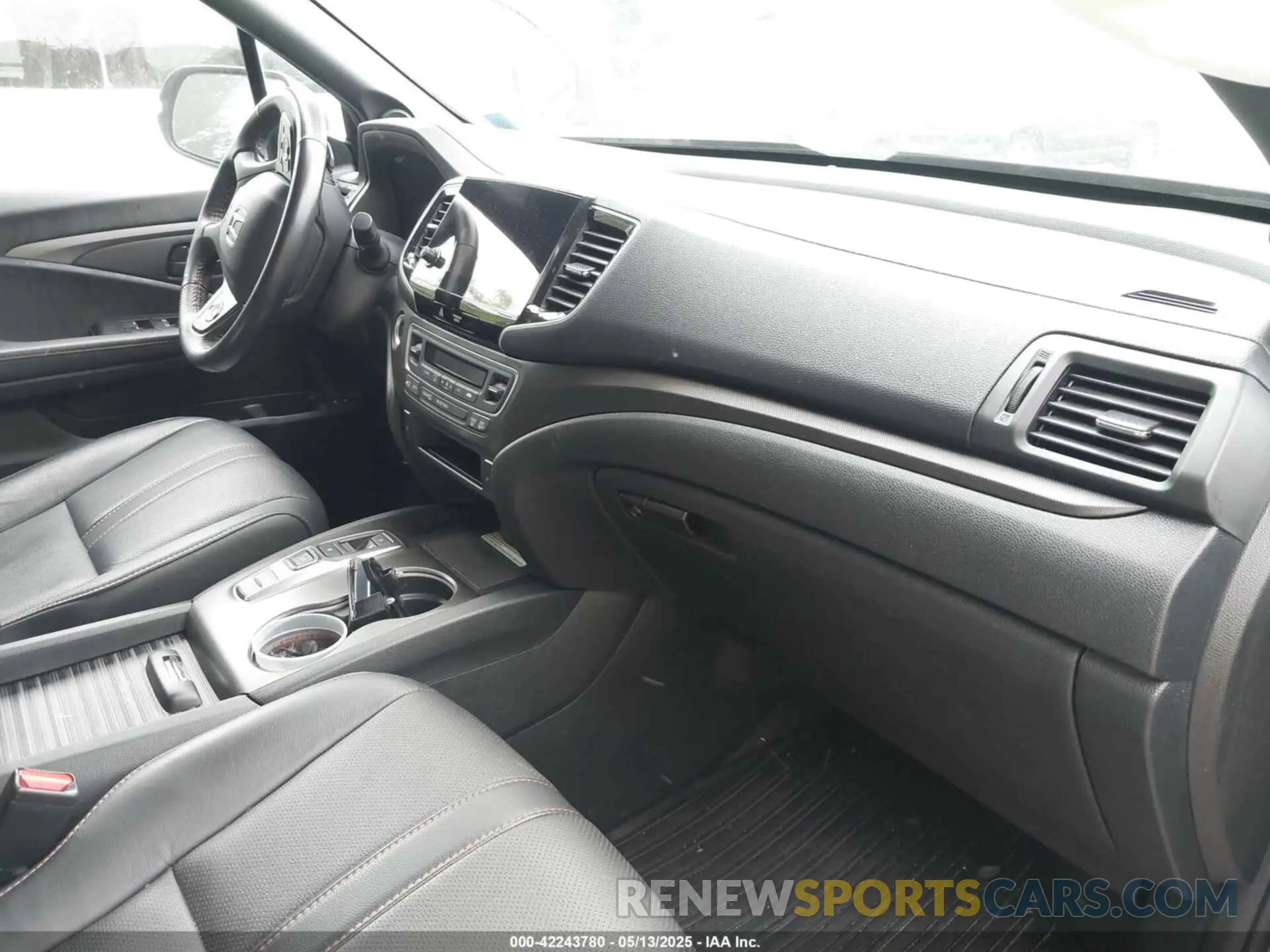 5 Photograph of a damaged car 5FNYF8H66PB024923 HONDA PASSPORT 2023