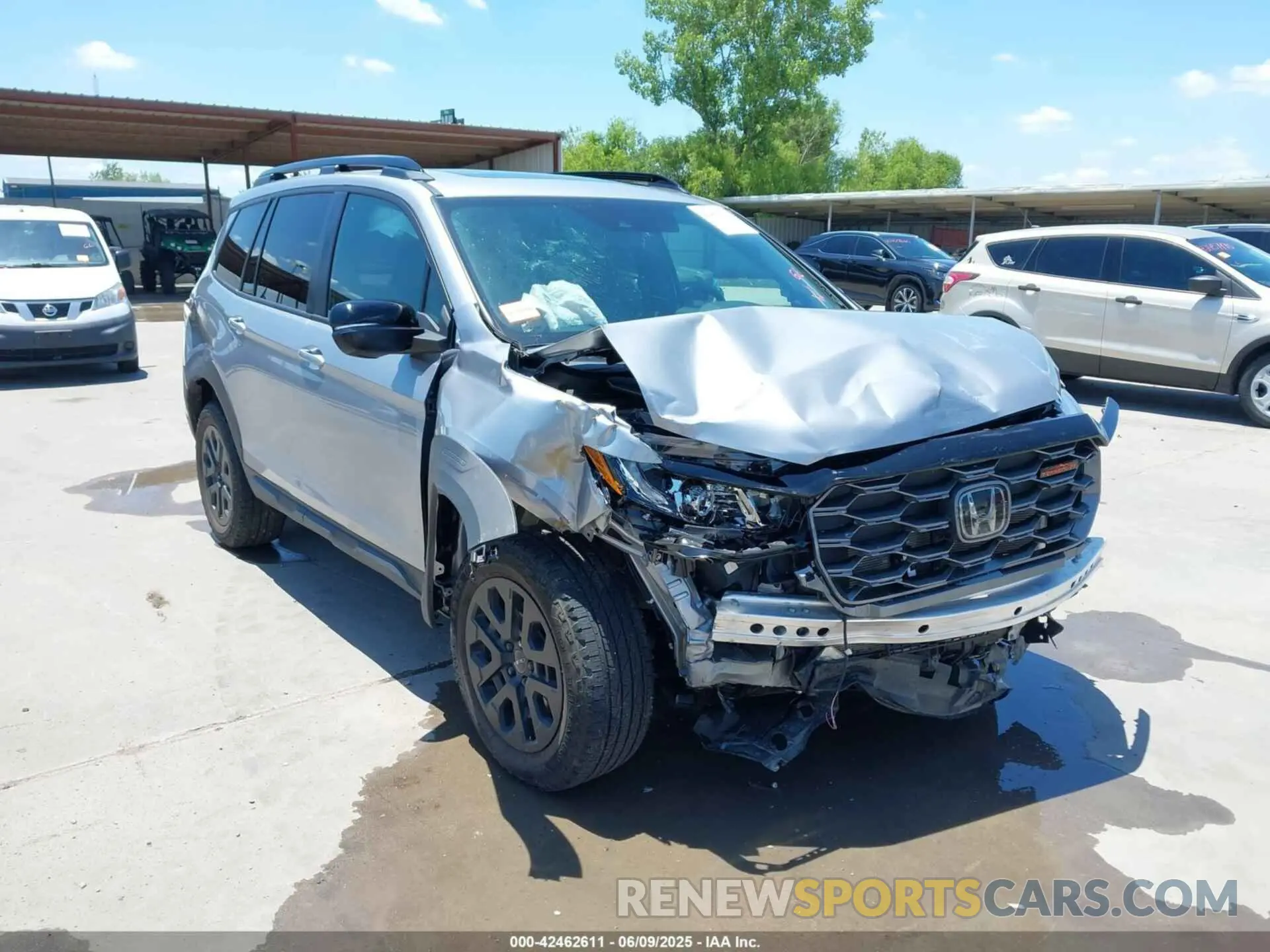 1 Photograph of a damaged car 5FNYF8H66PB044234 HONDA PASSPORT 2023