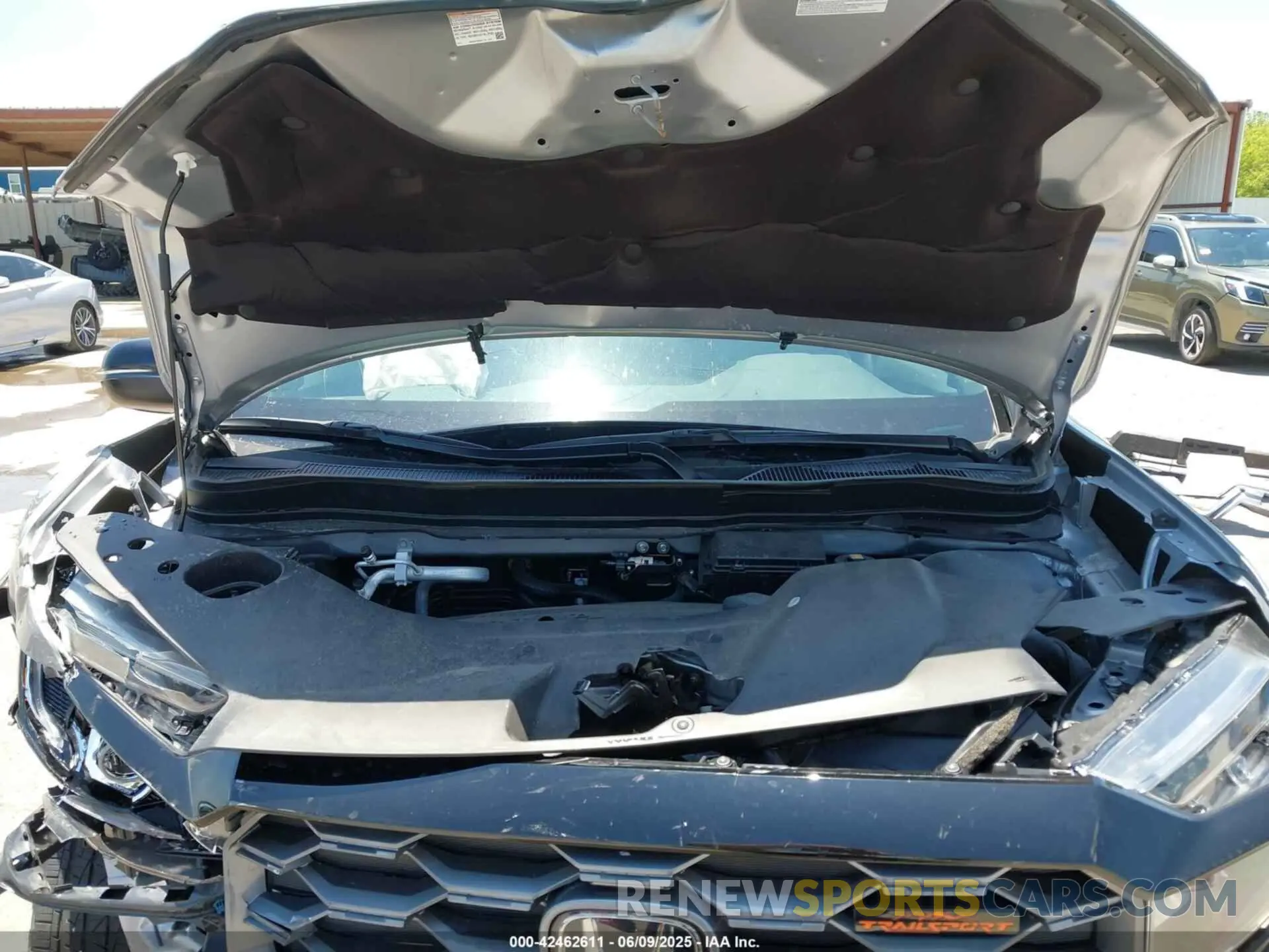 10 Photograph of a damaged car 5FNYF8H66PB044234 HONDA PASSPORT 2023