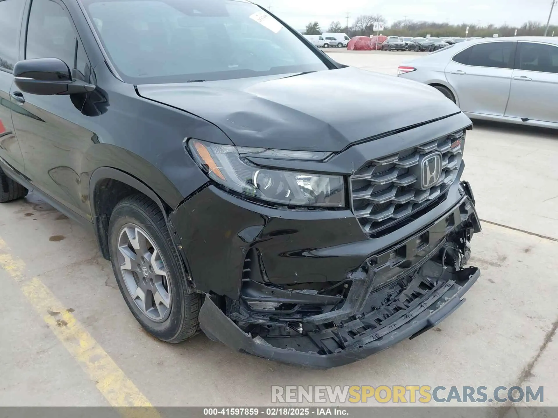 18 Photograph of a damaged car 5FNYF8H67PB006933 HONDA PASSPORT 2023