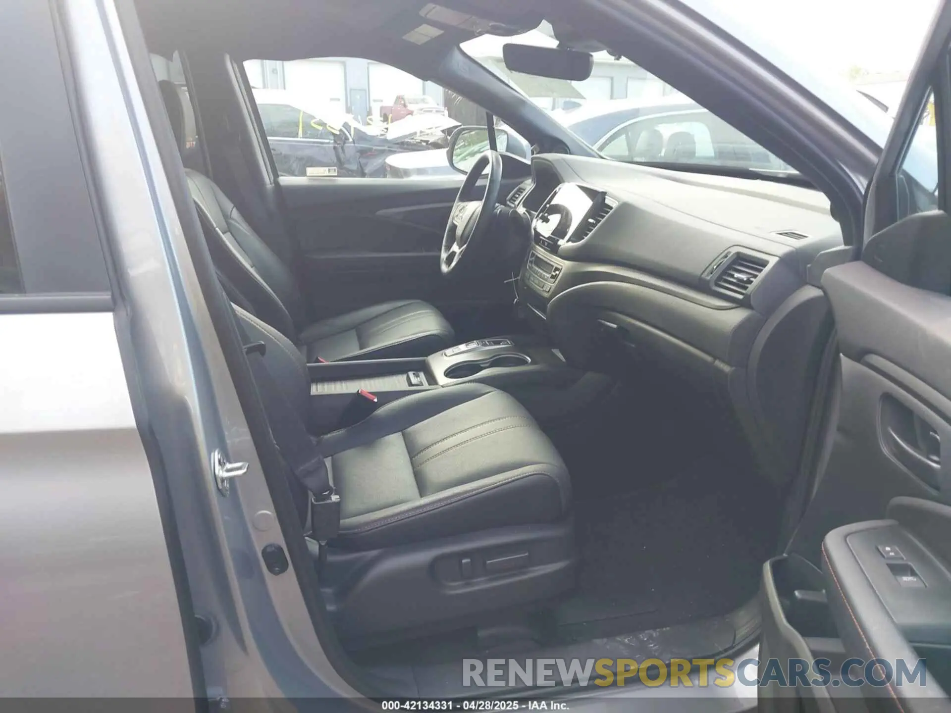 5 Photograph of a damaged car 5FNYF8H6XPB044222 HONDA PASSPORT 2023