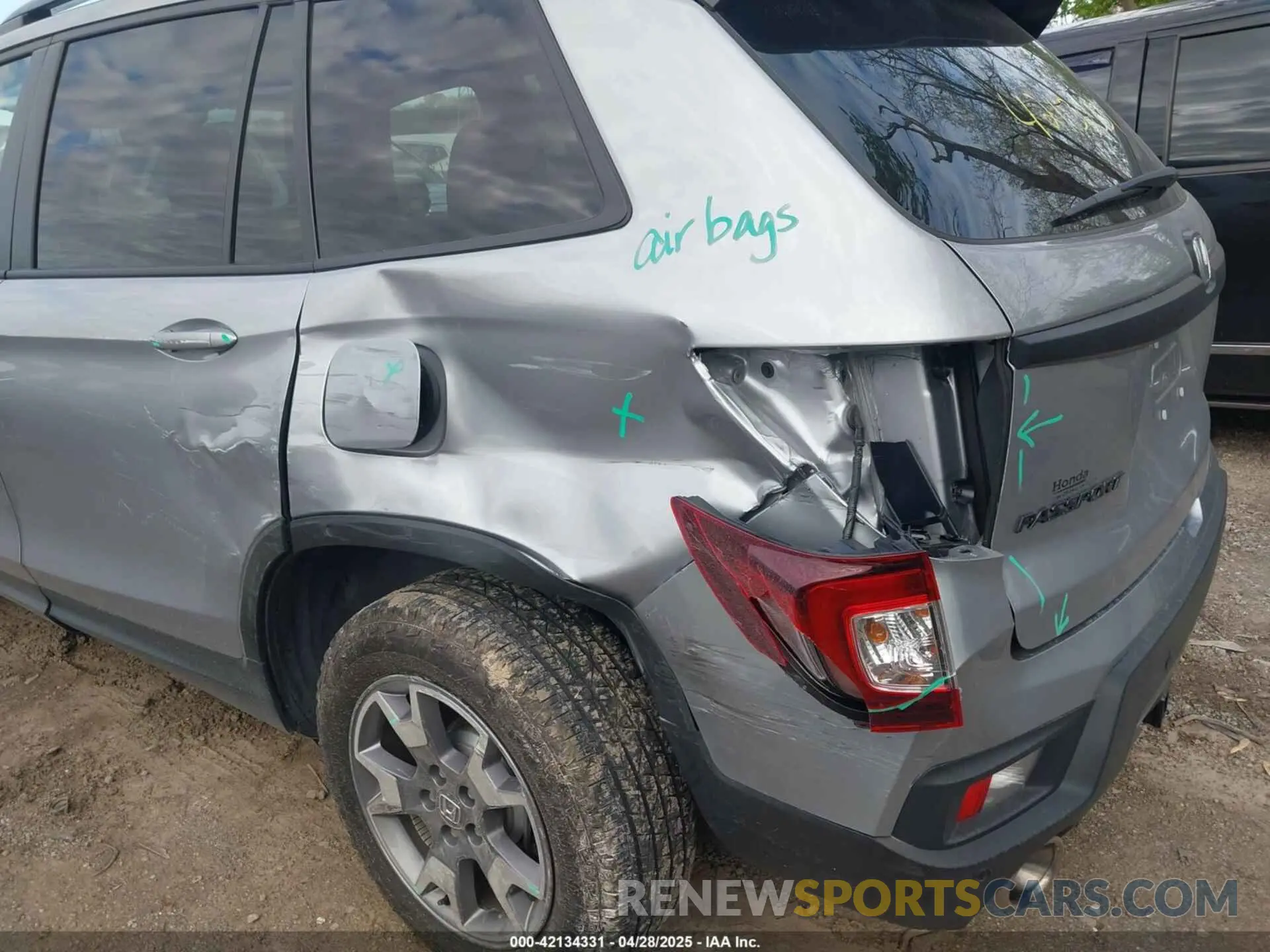 6 Photograph of a damaged car 5FNYF8H6XPB044222 HONDA PASSPORT 2023