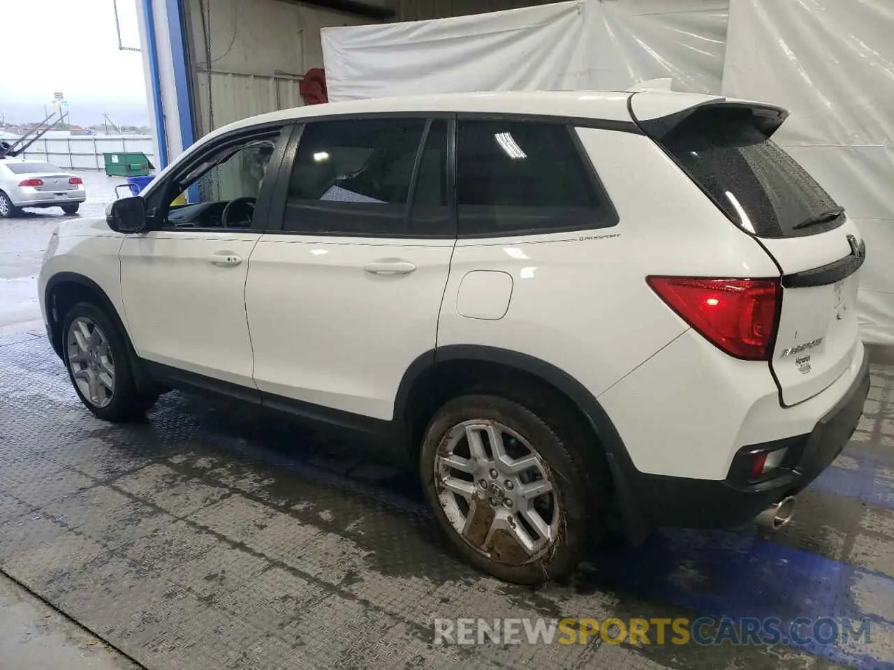 2 Photograph of a damaged car 5FNYF8H54RB020153 HONDA PASSPORT 2024