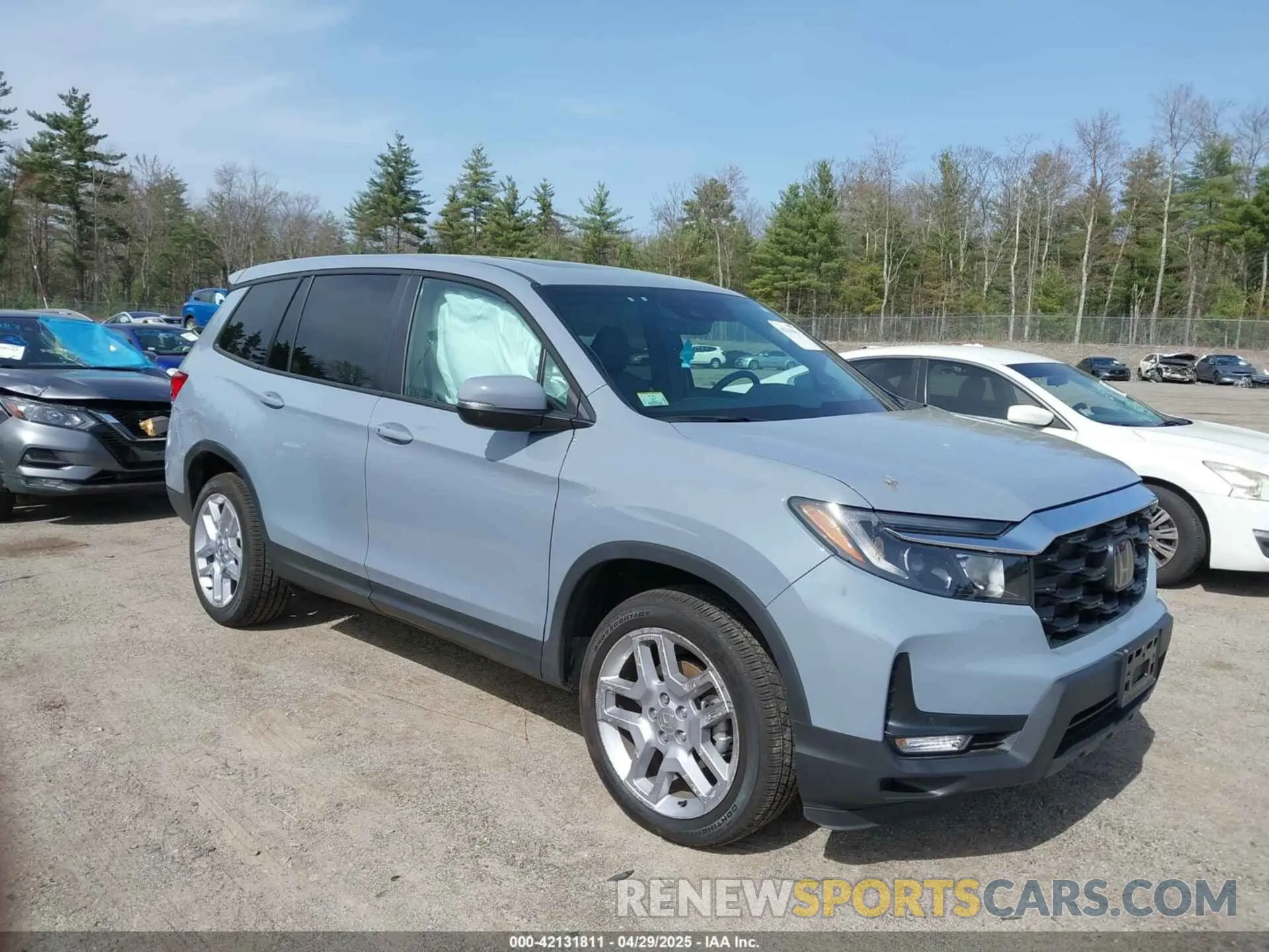 1 Photograph of a damaged car 5FNYF8H55RB023059 HONDA PASSPORT 2024