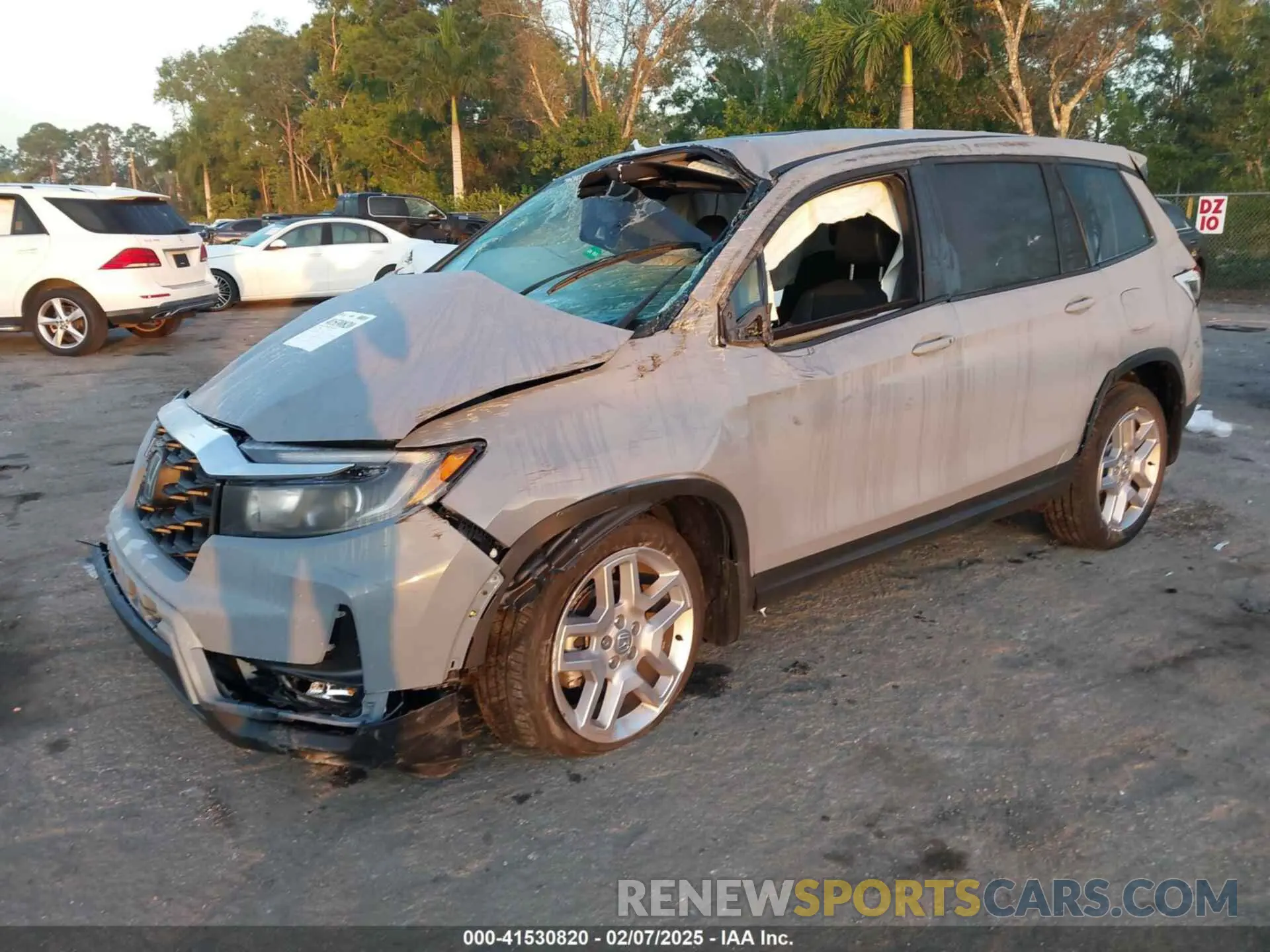 2 Photograph of a damaged car 5FNYF8H5XRB017807 HONDA PASSPORT 2024