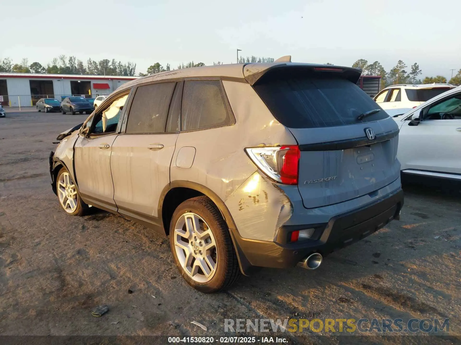 3 Photograph of a damaged car 5FNYF8H5XRB017807 HONDA PASSPORT 2024