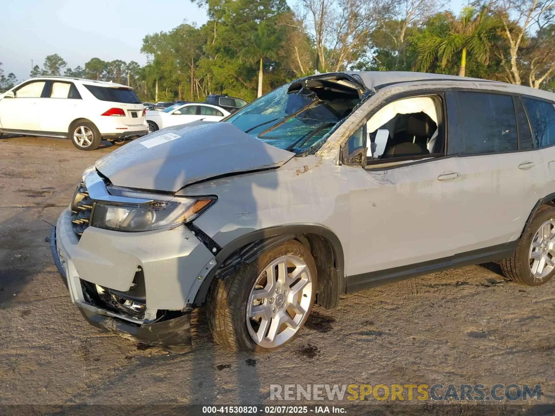 6 Photograph of a damaged car 5FNYF8H5XRB017807 HONDA PASSPORT 2024