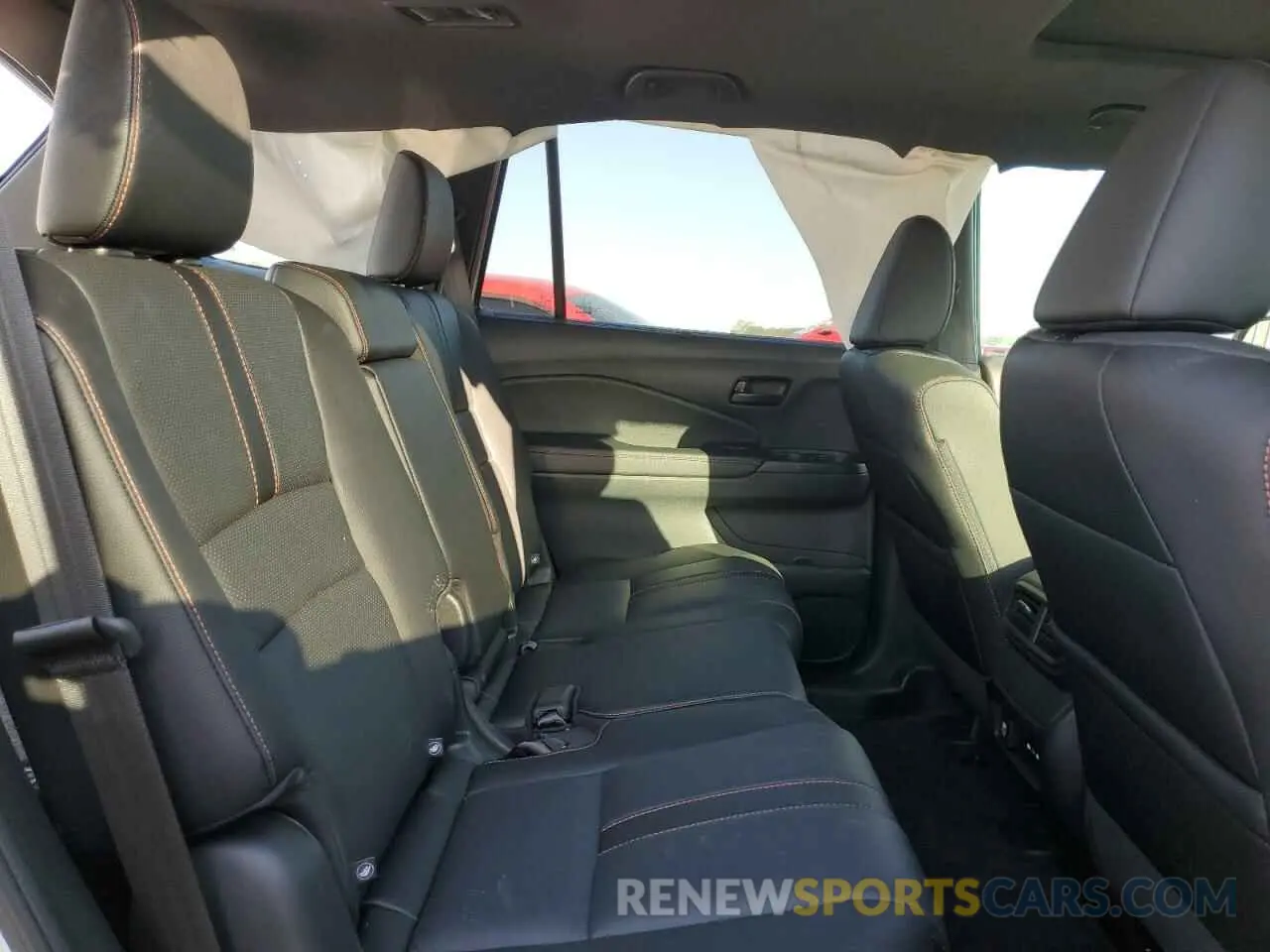 11 Photograph of a damaged car 5FNYF8H62RB004333 HONDA PASSPORT 2024