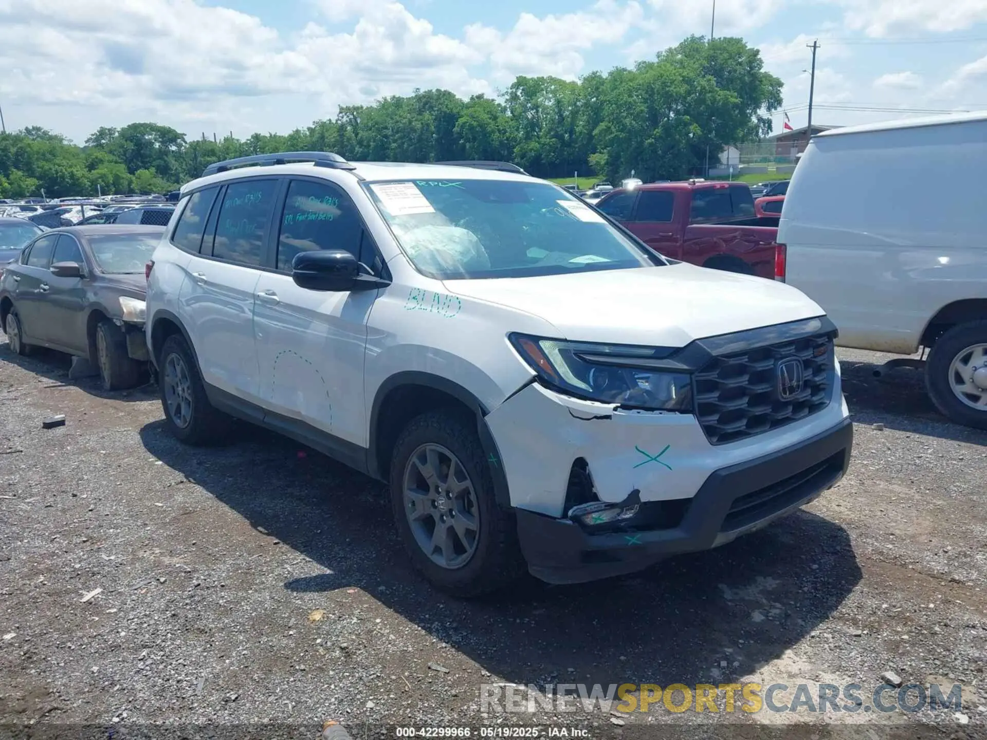 13 Photograph of a damaged car 5FNYF8H63RB009699 HONDA PASSPORT 2024