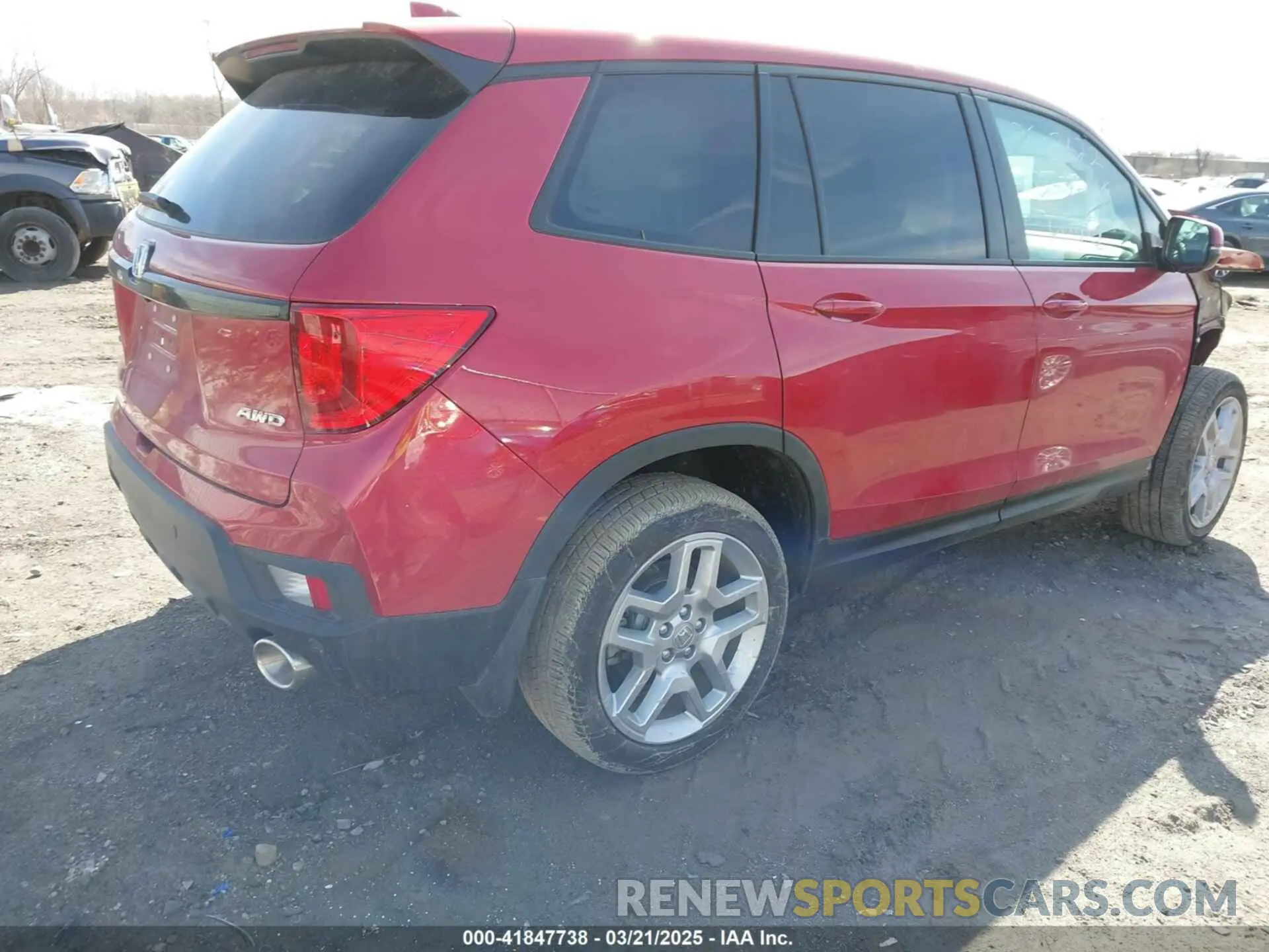 4 Photograph of a damaged car 5FNYF8H51SB003901 HONDA PASSPORT 2025