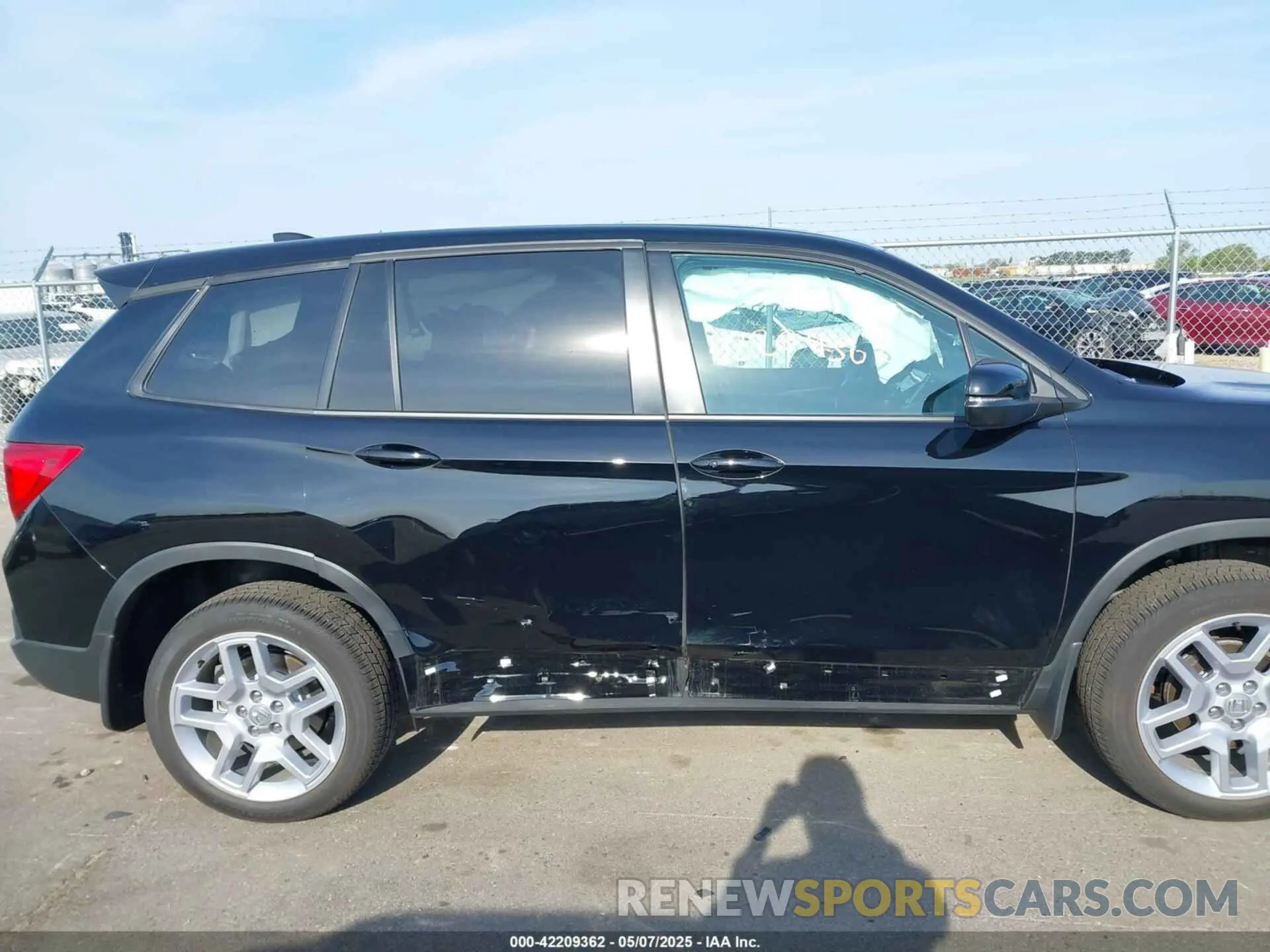 13 Photograph of a damaged car 5FNYF8H51SB012730 HONDA PASSPORT 2025