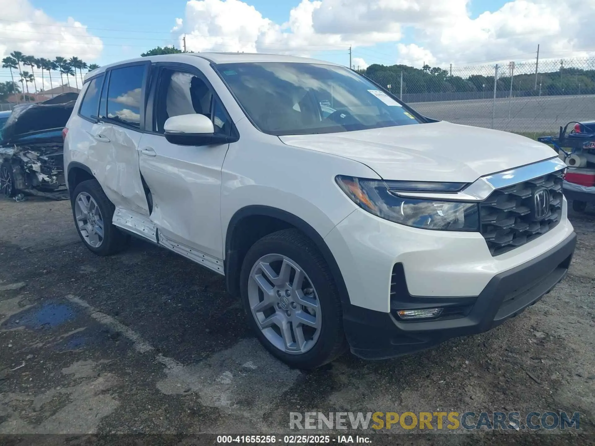 1 Photograph of a damaged car 5FNYF8H52SB001266 HONDA PASSPORT 2025