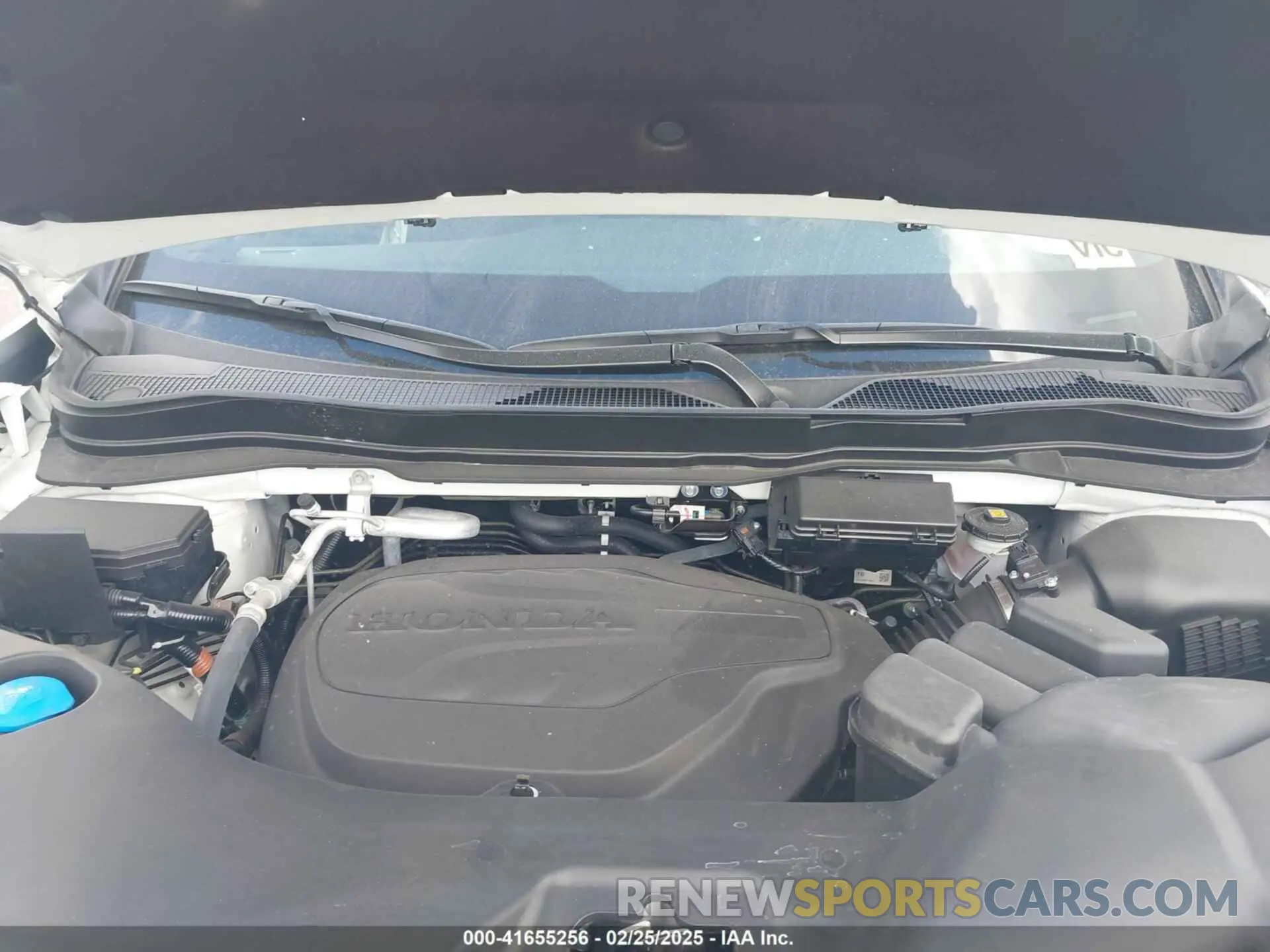 10 Photograph of a damaged car 5FNYF8H52SB001266 HONDA PASSPORT 2025