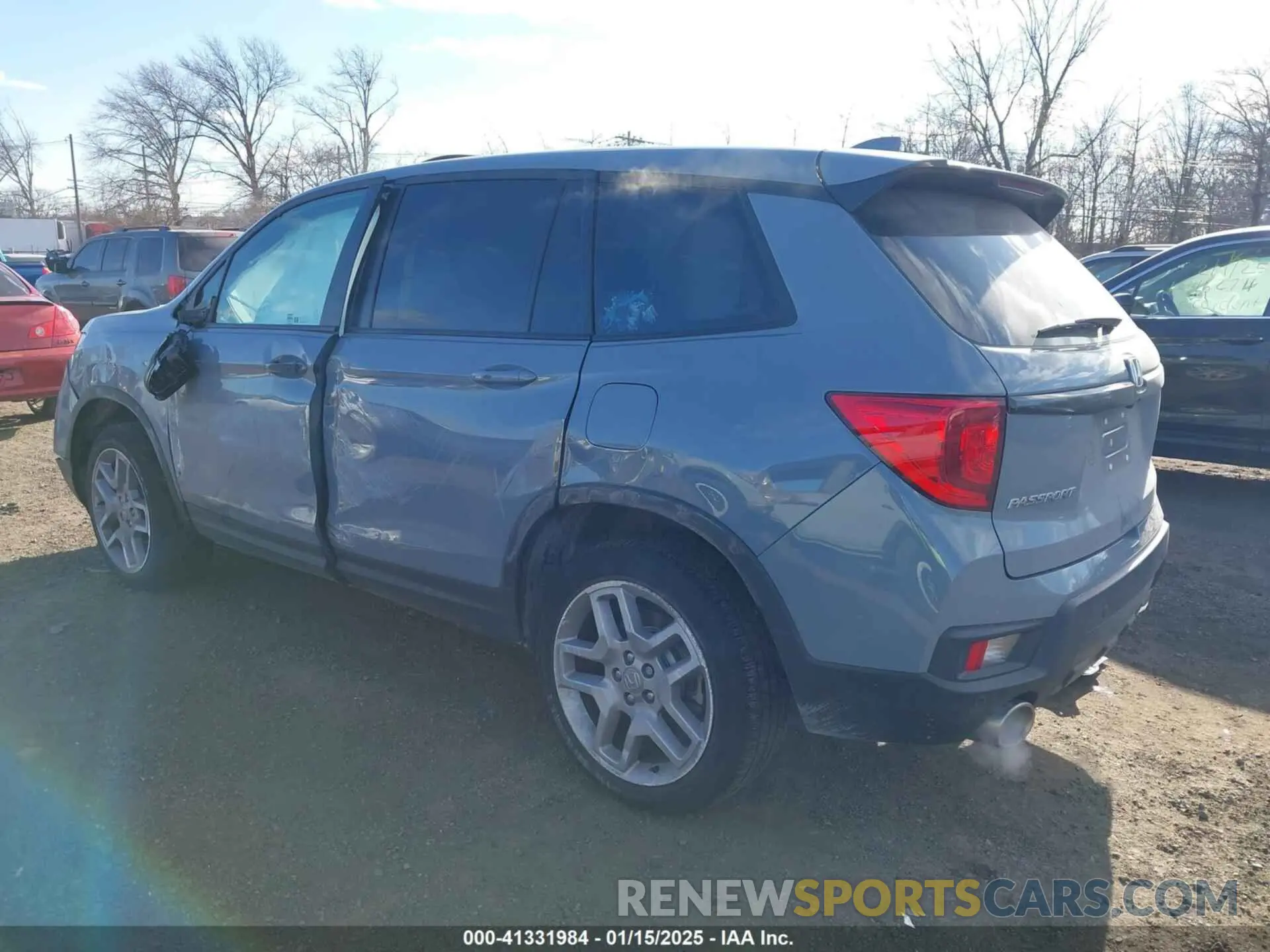 3 Photograph of a damaged car 5FNYF8H53SB001311 HONDA PASSPORT 2025
