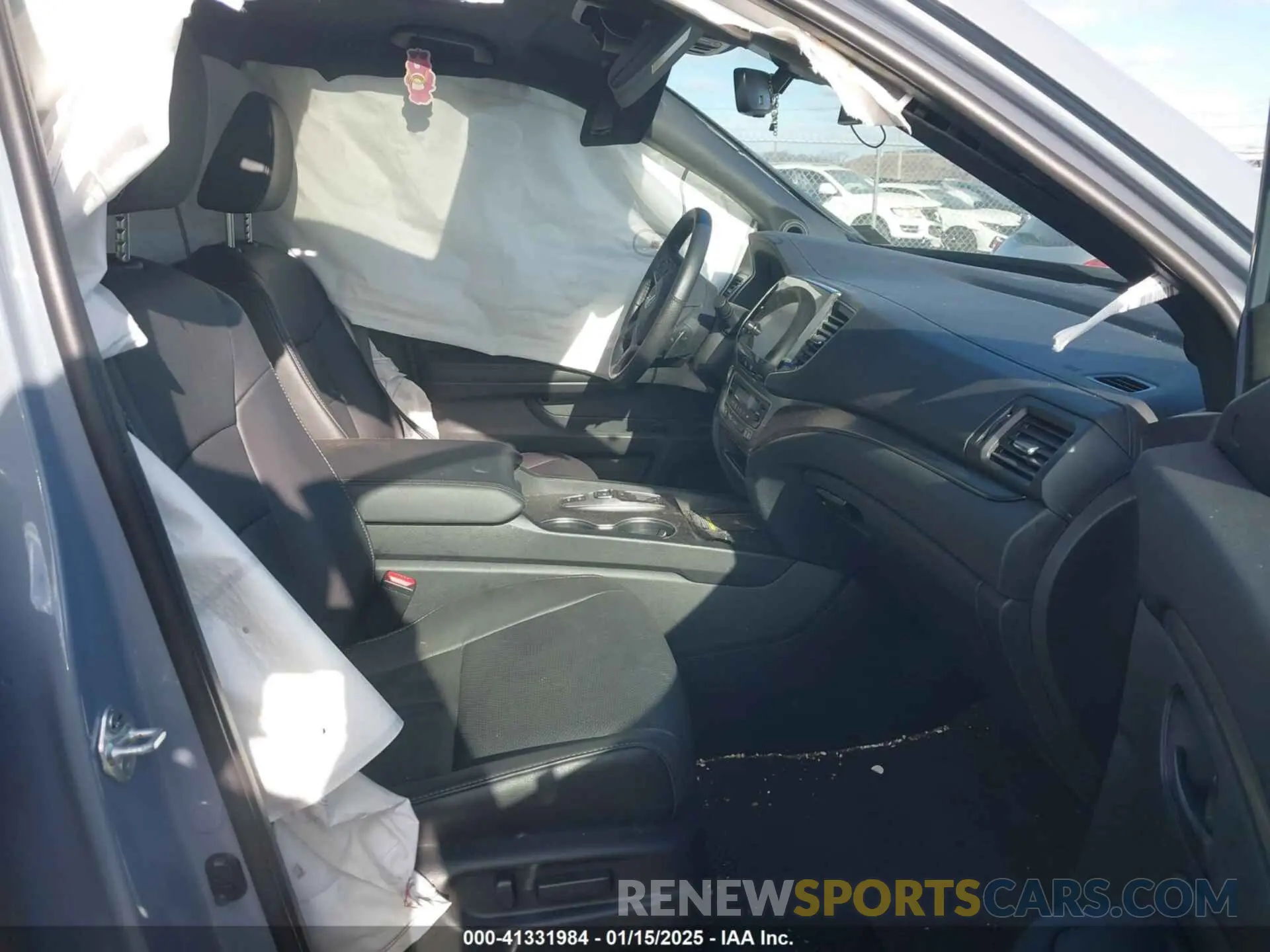 5 Photograph of a damaged car 5FNYF8H53SB001311 HONDA PASSPORT 2025