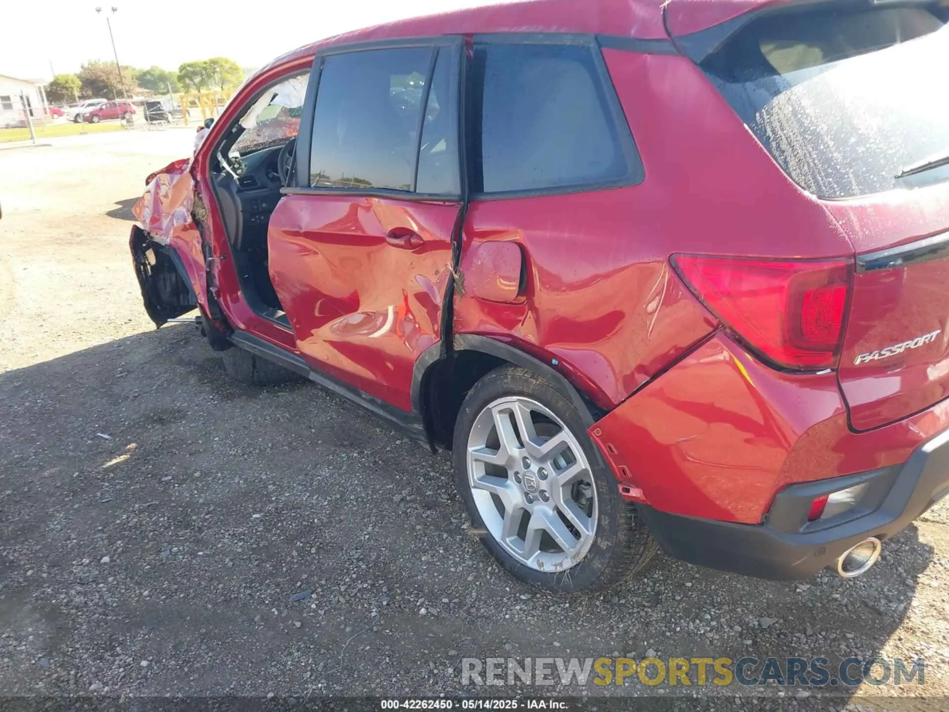 6 Photograph of a damaged car 5FNYF8H56SB001075 HONDA PASSPORT 2025