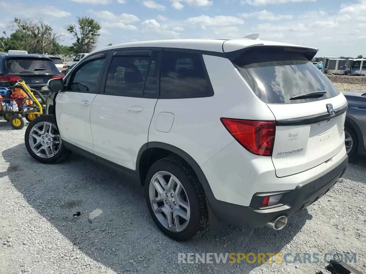 2 Photograph of a damaged car 5FNYF8H59SB010319 HONDA PASSPORT 2025