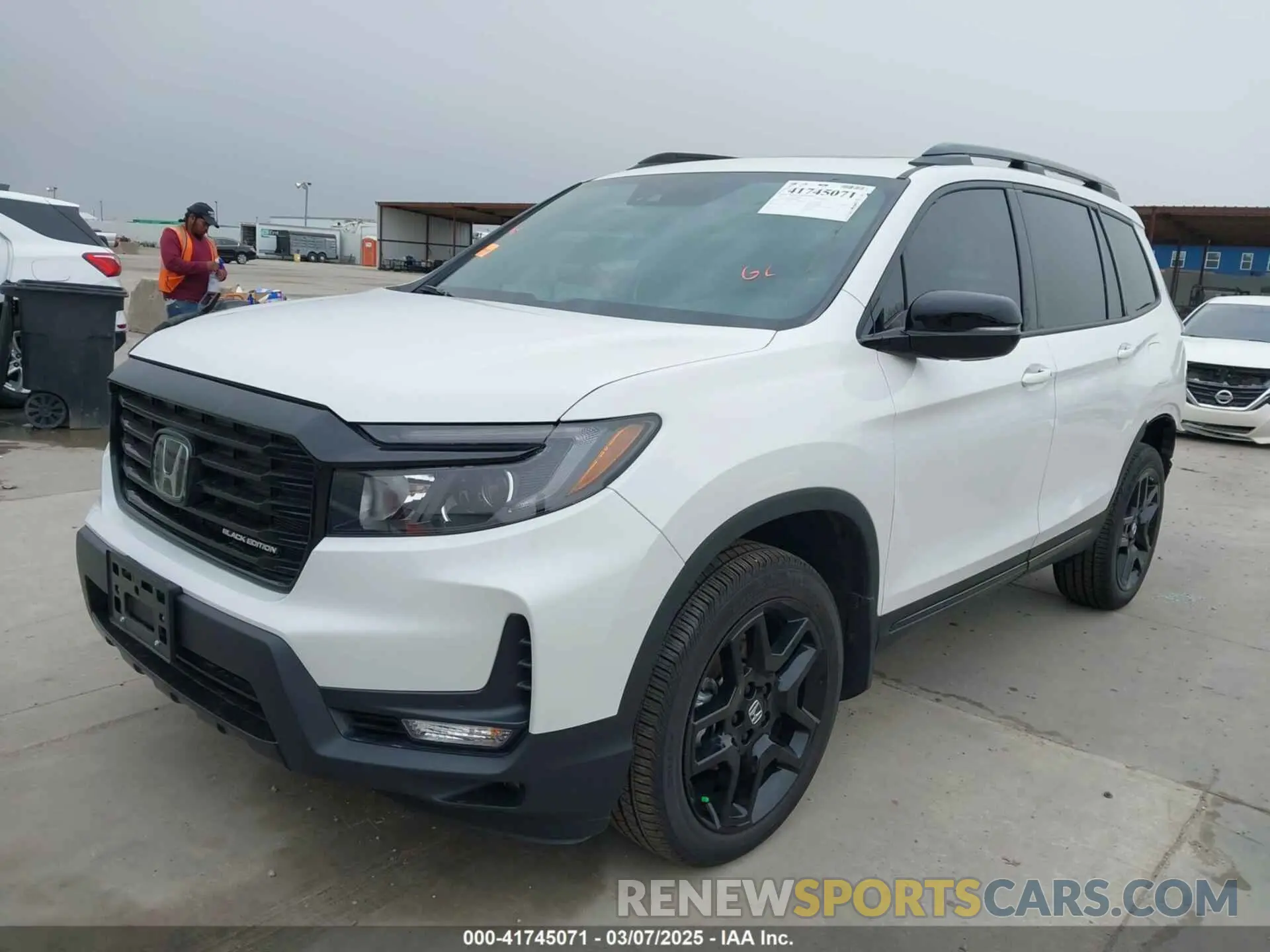 2 Photograph of a damaged car 5FNYF8H88SB013626 HONDA PASSPORT 2025