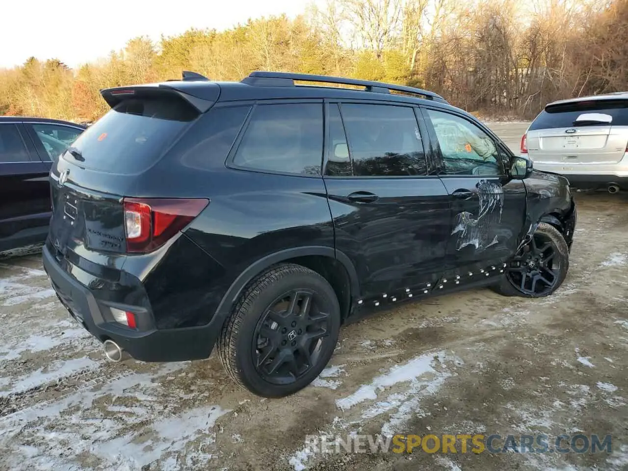 3 Photograph of a damaged car 5FNYF8H8XSB005575 HONDA PASSPORT B 2025