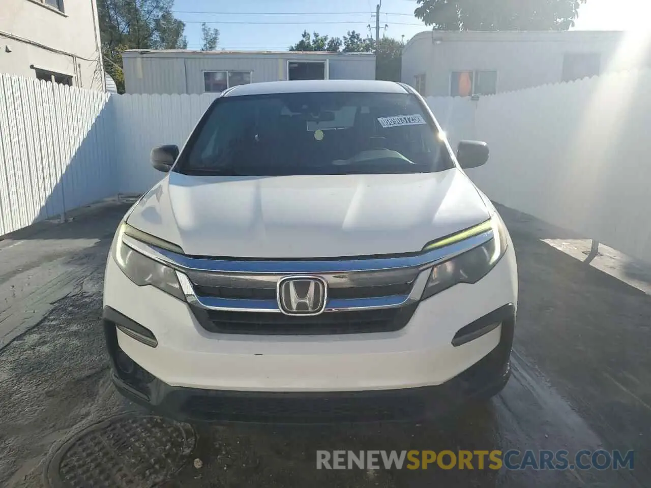 5 Photograph of a damaged car 5FNYF5H10KB012925 HONDA PILOT 2019