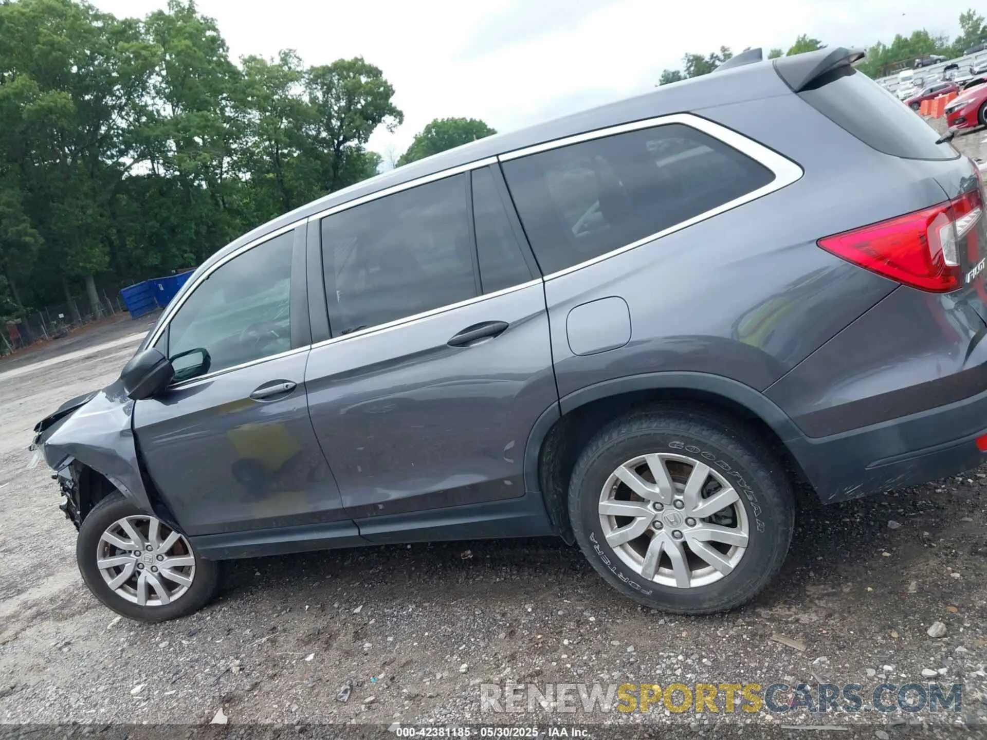 13 Photograph of a damaged car 5FNYF5H10KB028235 HONDA PILOT 2019