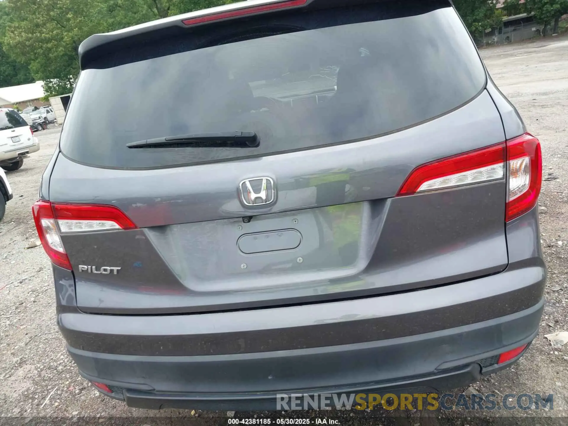 15 Photograph of a damaged car 5FNYF5H10KB028235 HONDA PILOT 2019