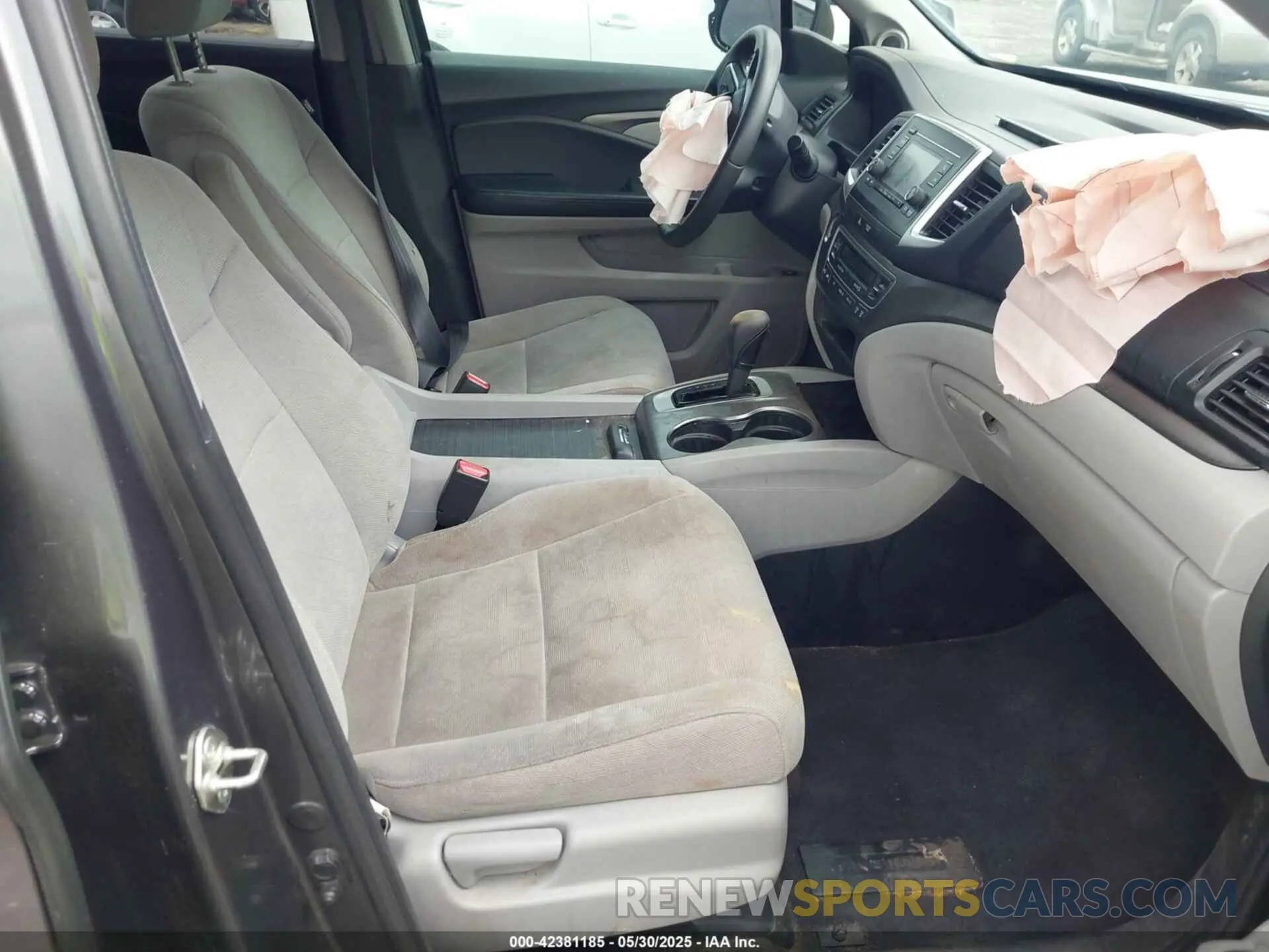 5 Photograph of a damaged car 5FNYF5H10KB028235 HONDA PILOT 2019