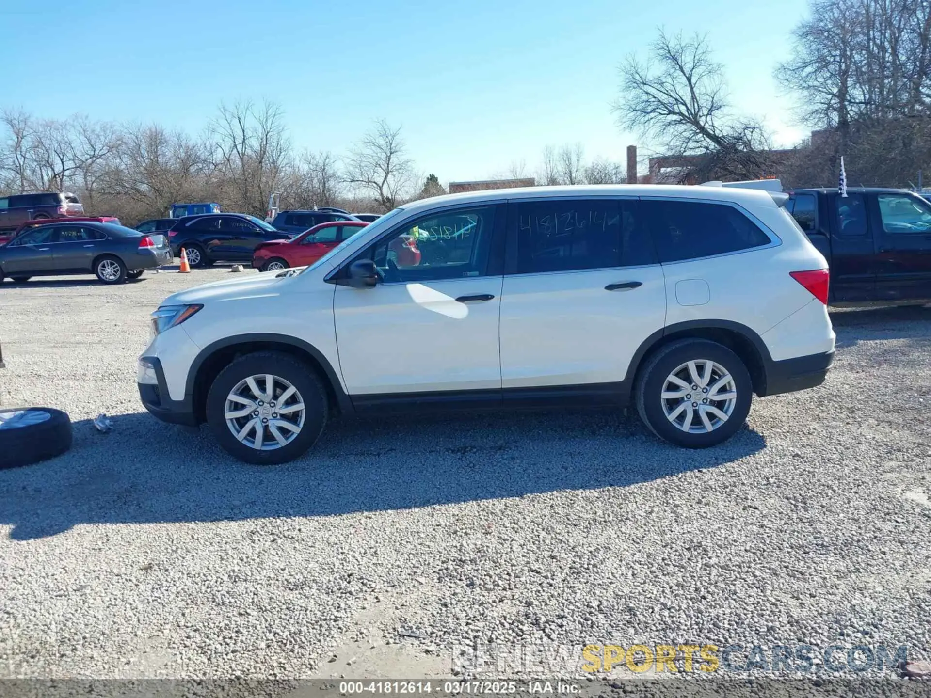15 Photograph of a damaged car 5FNYF5H11KB006065 HONDA PILOT 2019