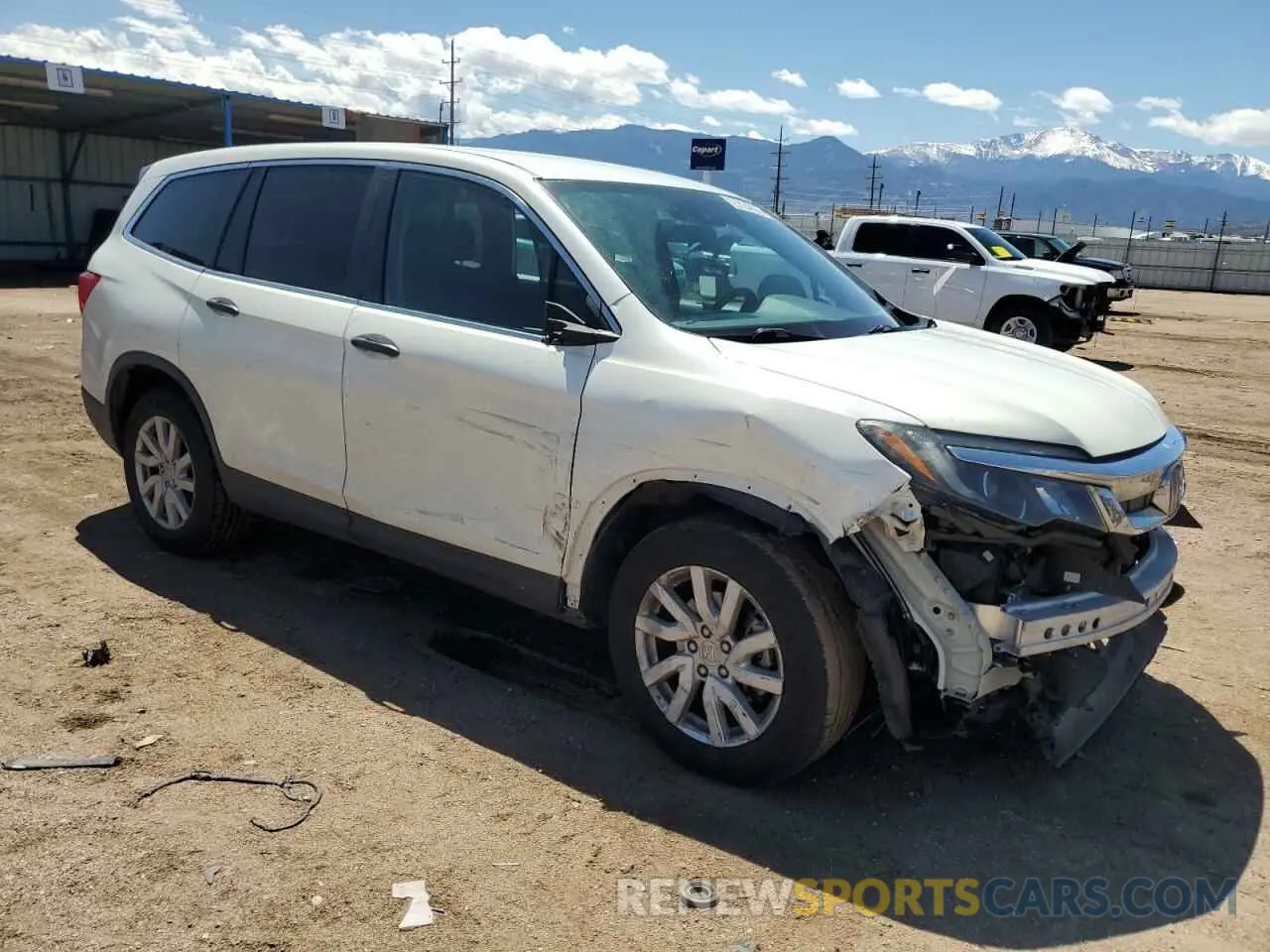 4 Photograph of a damaged car 5FNYF5H13KB024308 HONDA PILOT 2019