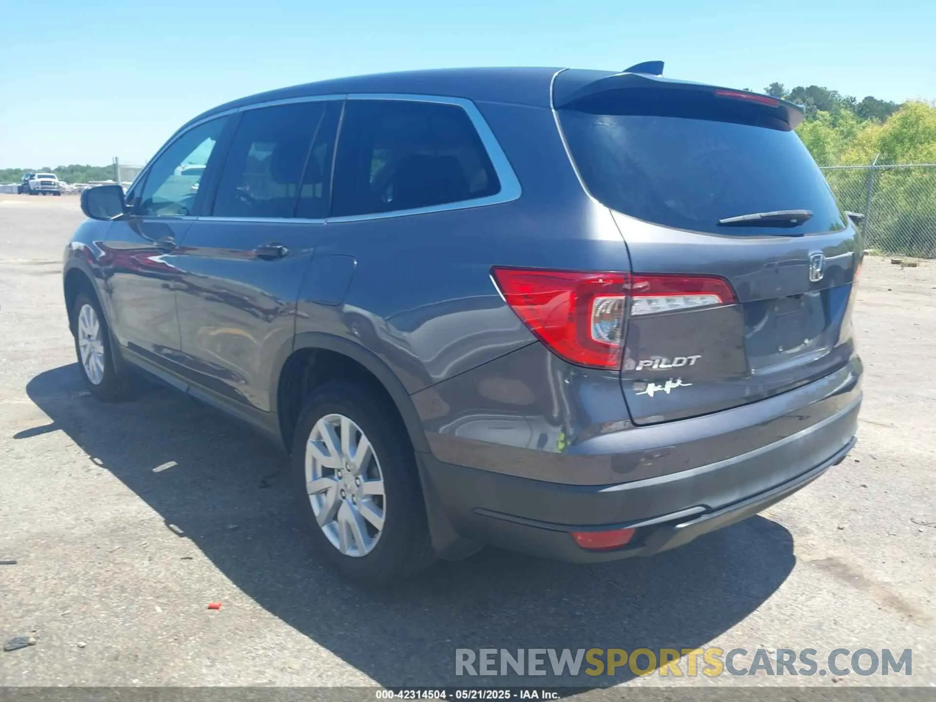 3 Photograph of a damaged car 5FNYF5H13KB044784 HONDA PILOT 2019