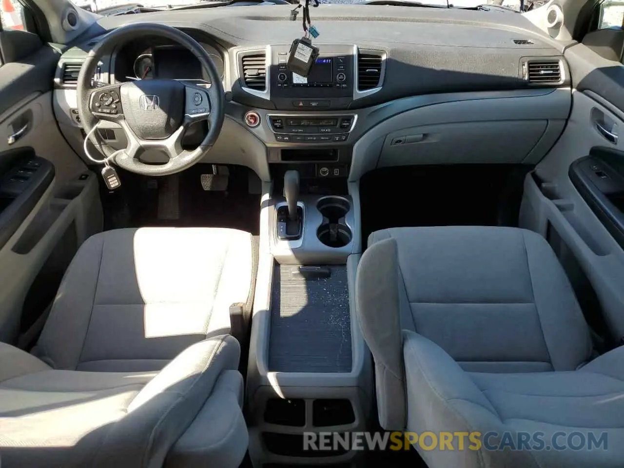 8 Photograph of a damaged car 5FNYF5H14KB033504 HONDA PILOT 2019