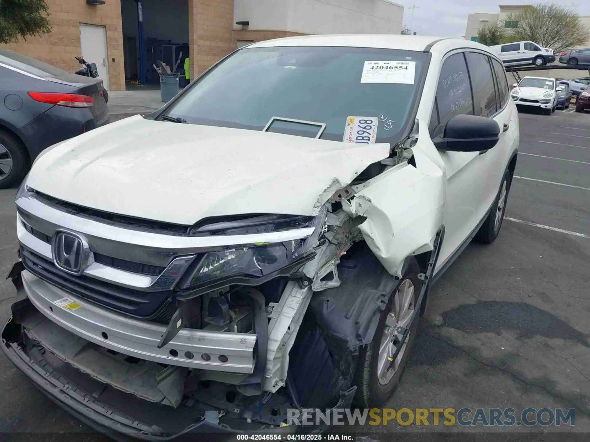 2 Photograph of a damaged car 5FNYF5H15KB026075 HONDA PILOT 2019