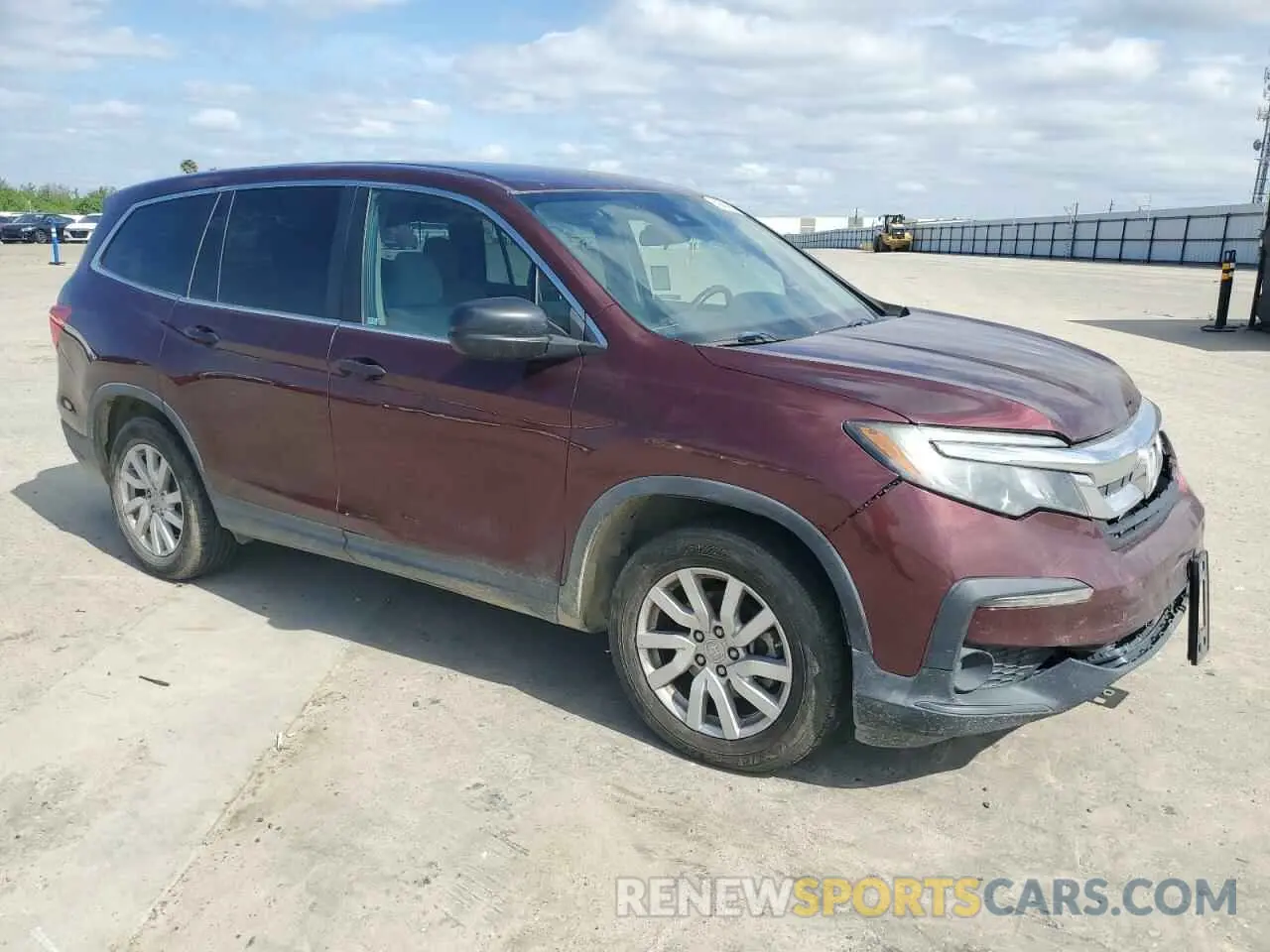 4 Photograph of a damaged car 5FNYF5H16KB031060 HONDA PILOT 2019