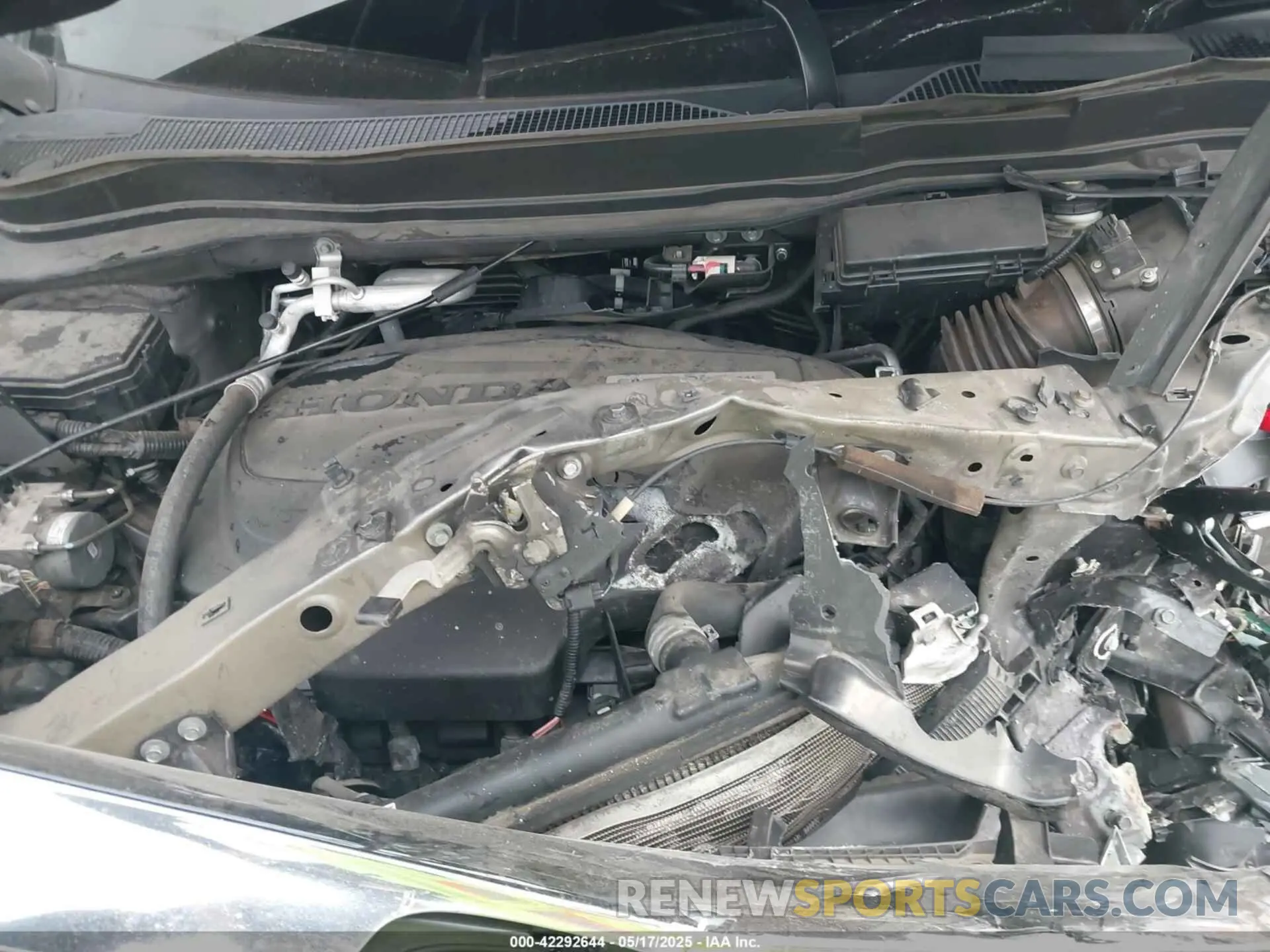 10 Photograph of a damaged car 5FNYF5H16KB042673 HONDA PILOT 2019