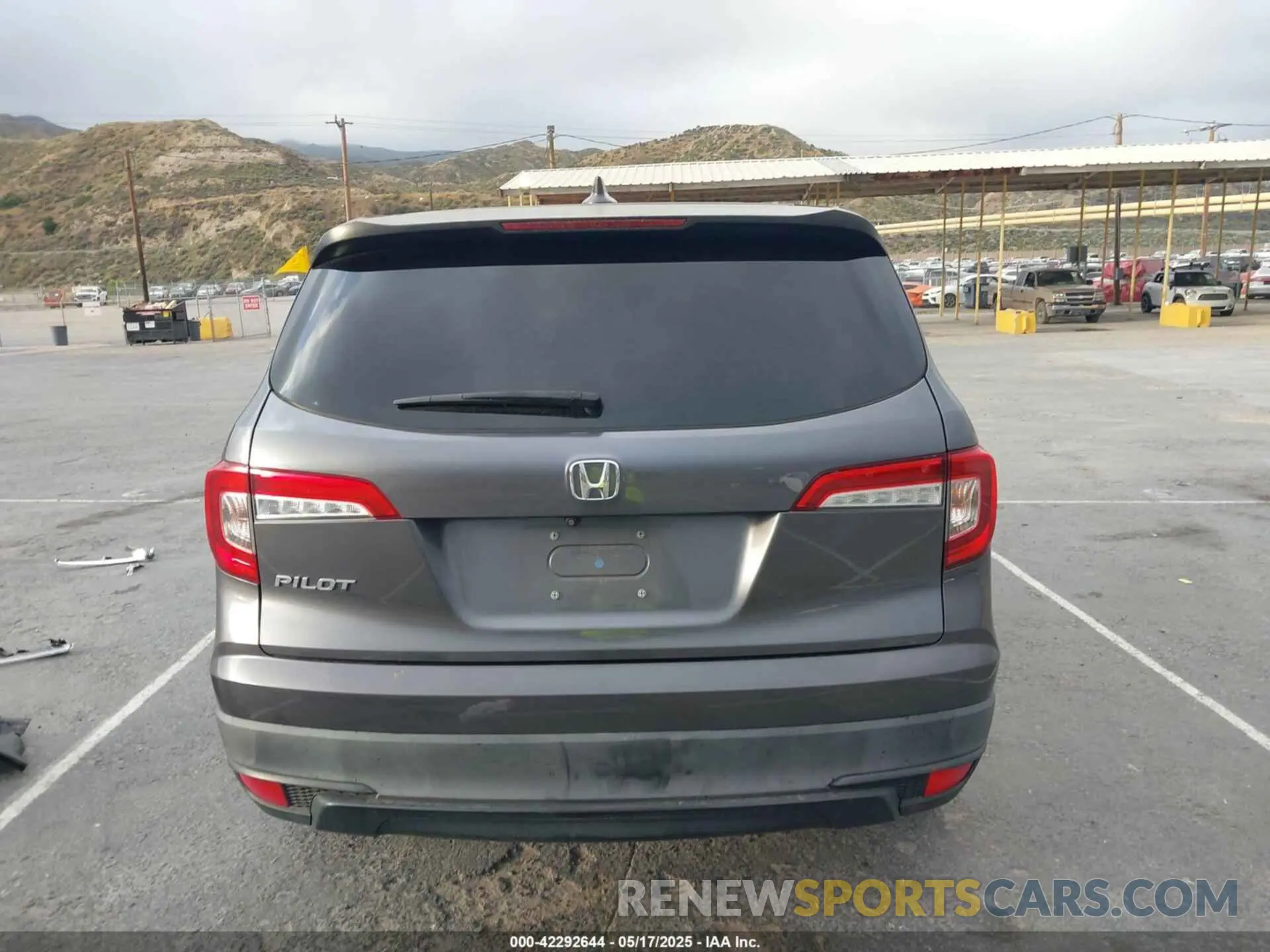 16 Photograph of a damaged car 5FNYF5H16KB042673 HONDA PILOT 2019