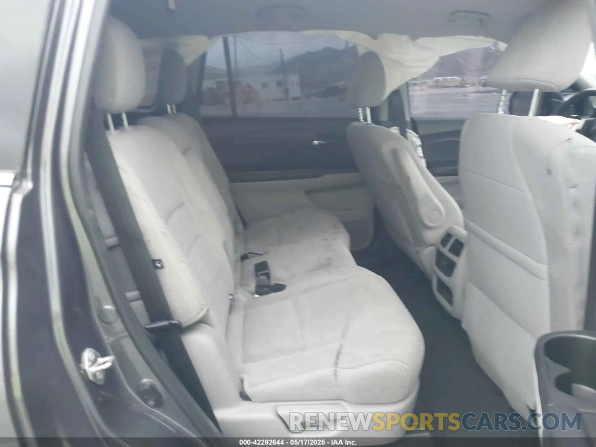8 Photograph of a damaged car 5FNYF5H16KB042673 HONDA PILOT 2019