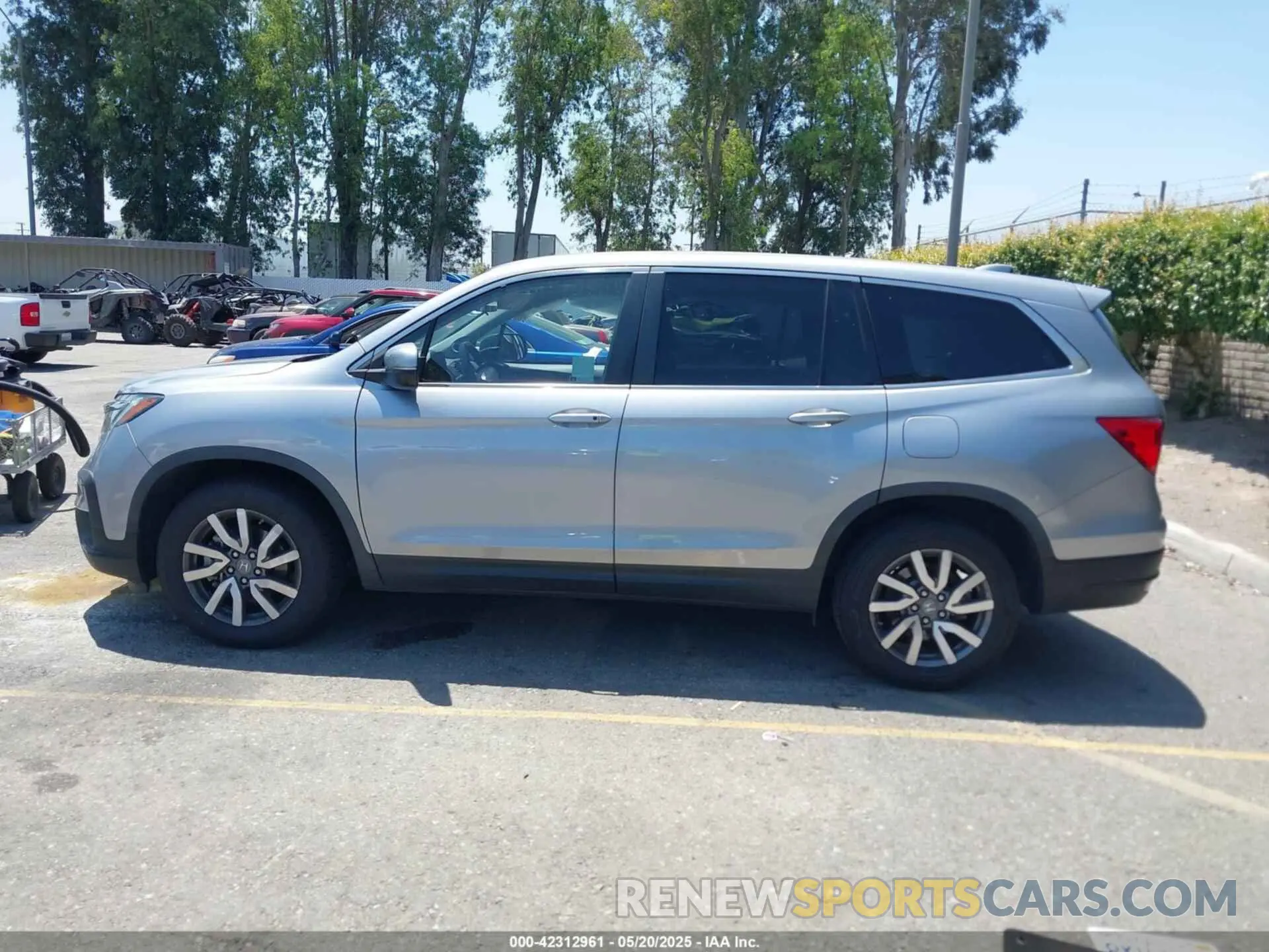 14 Photograph of a damaged car 5FNYF5H30KB035591 HONDA PILOT 2019