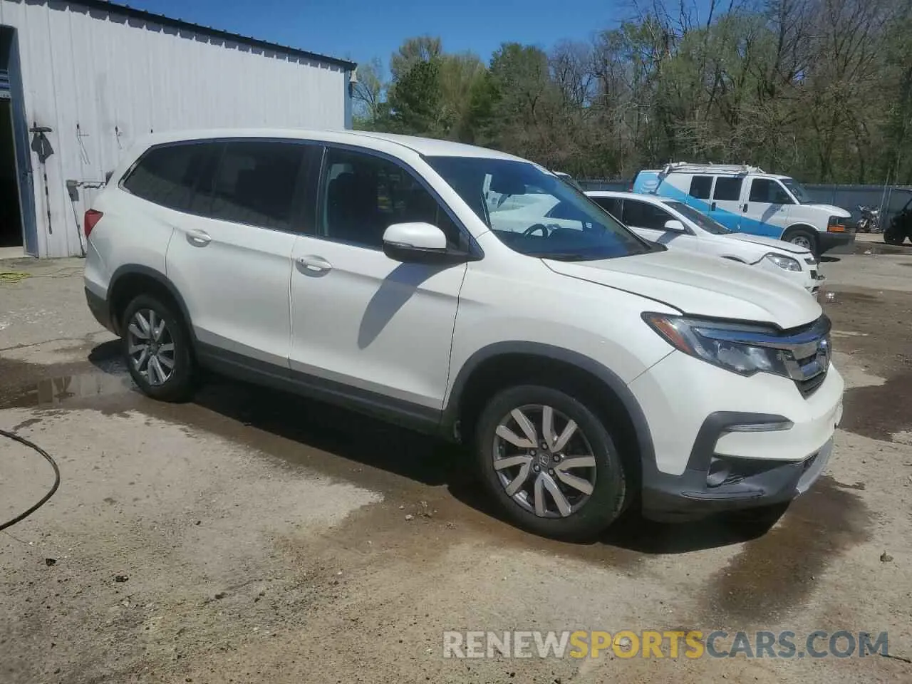 4 Photograph of a damaged car 5FNYF5H31KB006102 HONDA PILOT 2019