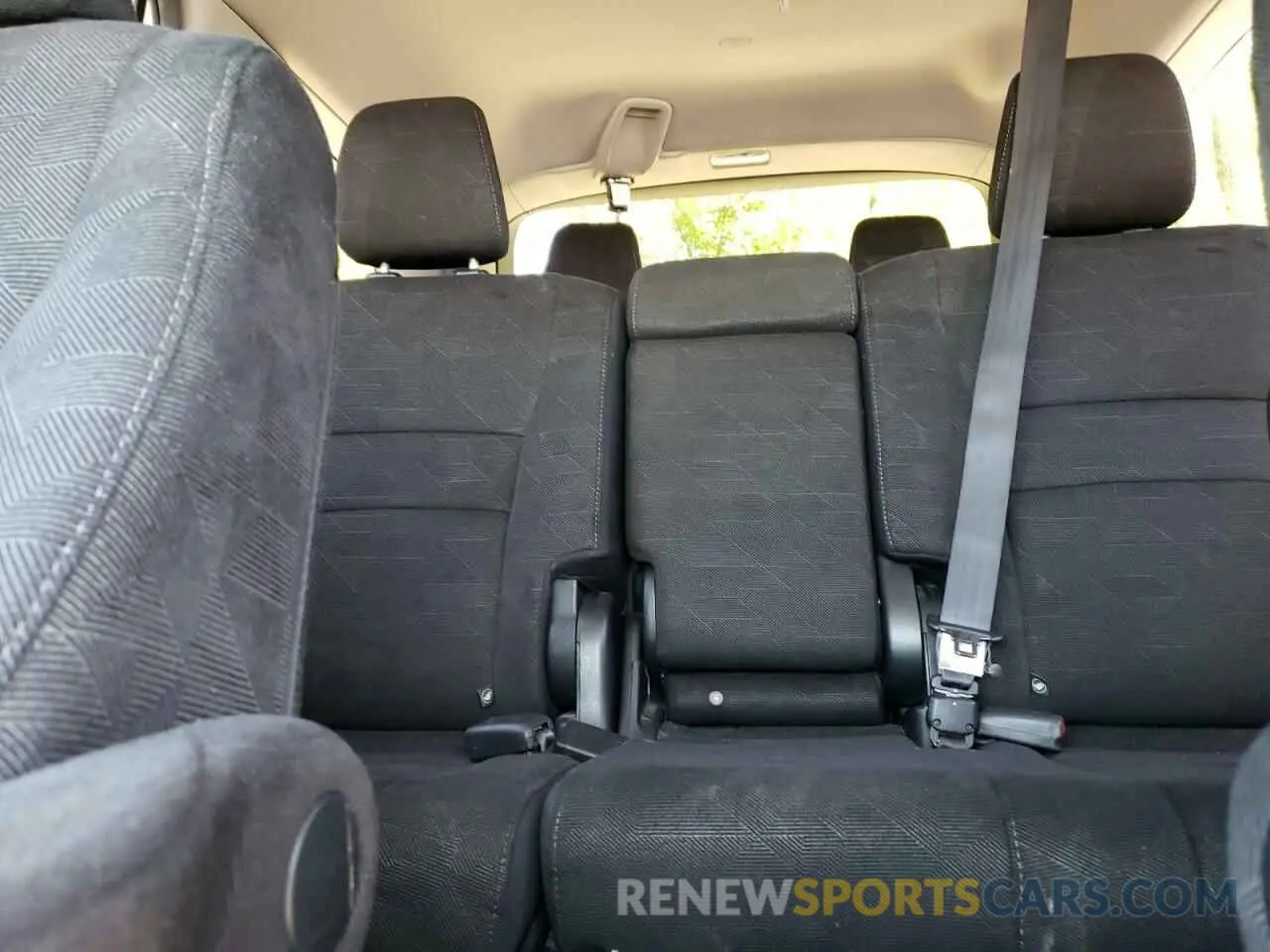 10 Photograph of a damaged car 5FNYF5H31KB034580 HONDA PILOT 2019