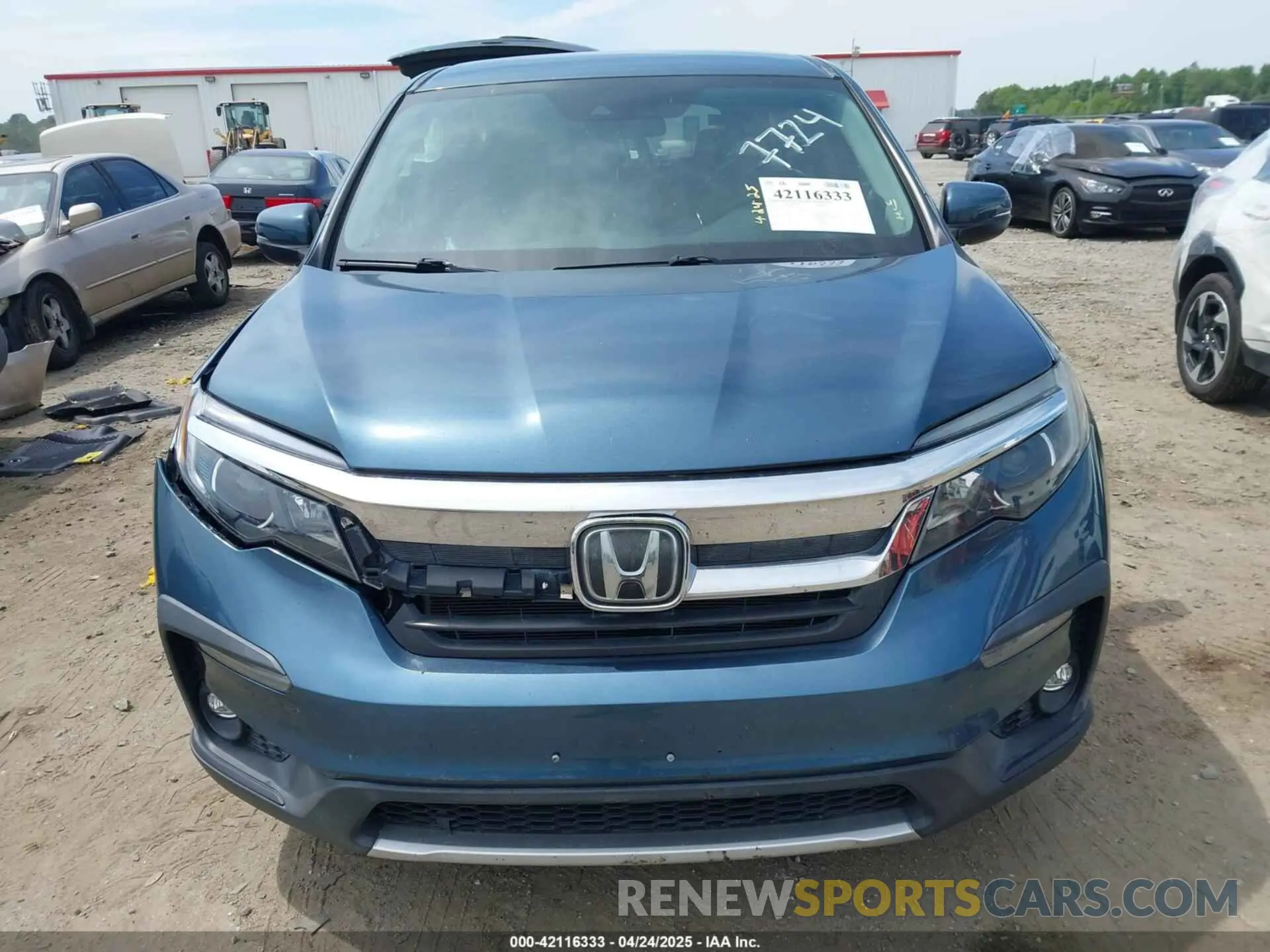 12 Photograph of a damaged car 5FNYF5H32KB017724 HONDA PILOT 2019