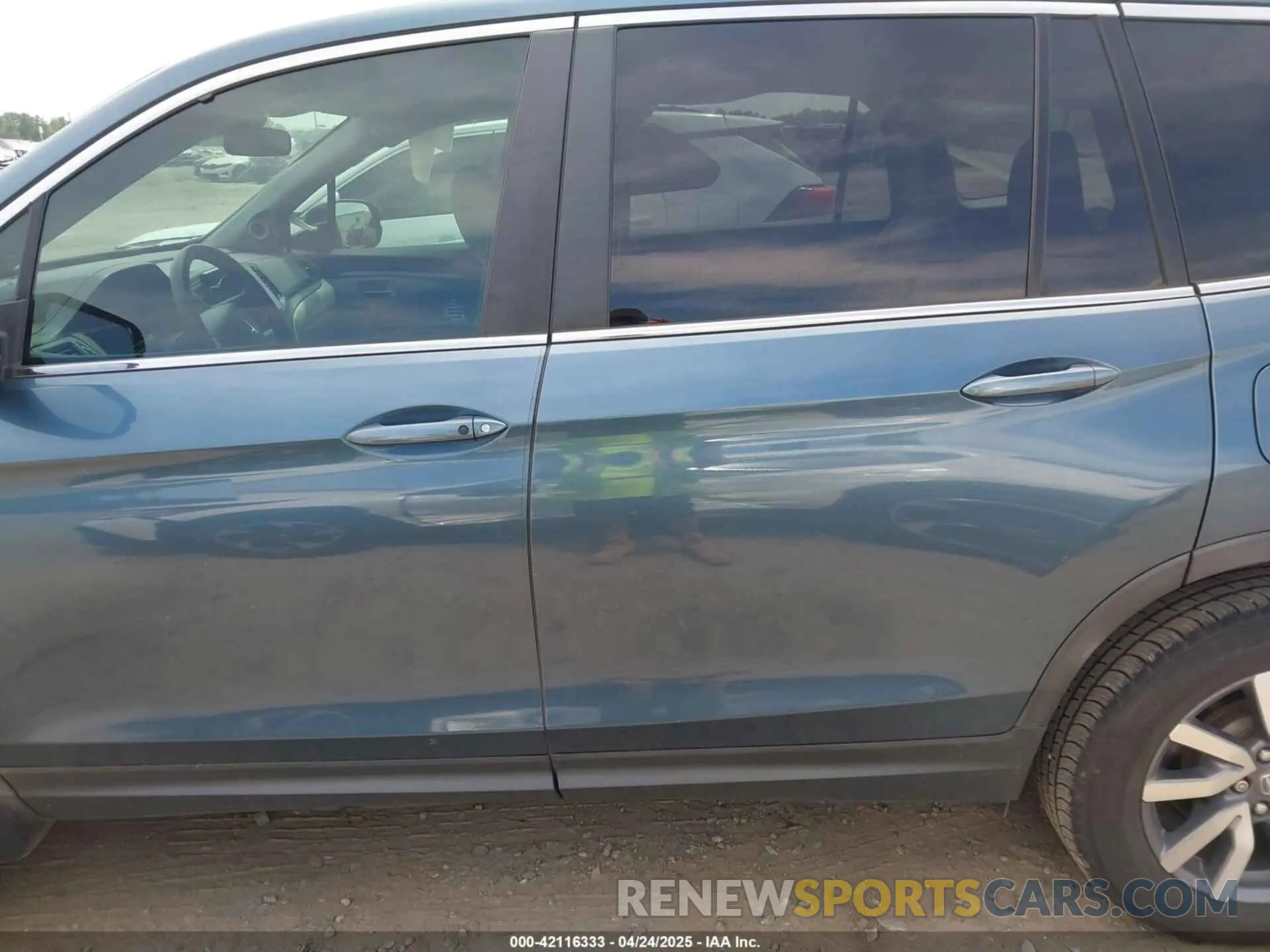 14 Photograph of a damaged car 5FNYF5H32KB017724 HONDA PILOT 2019